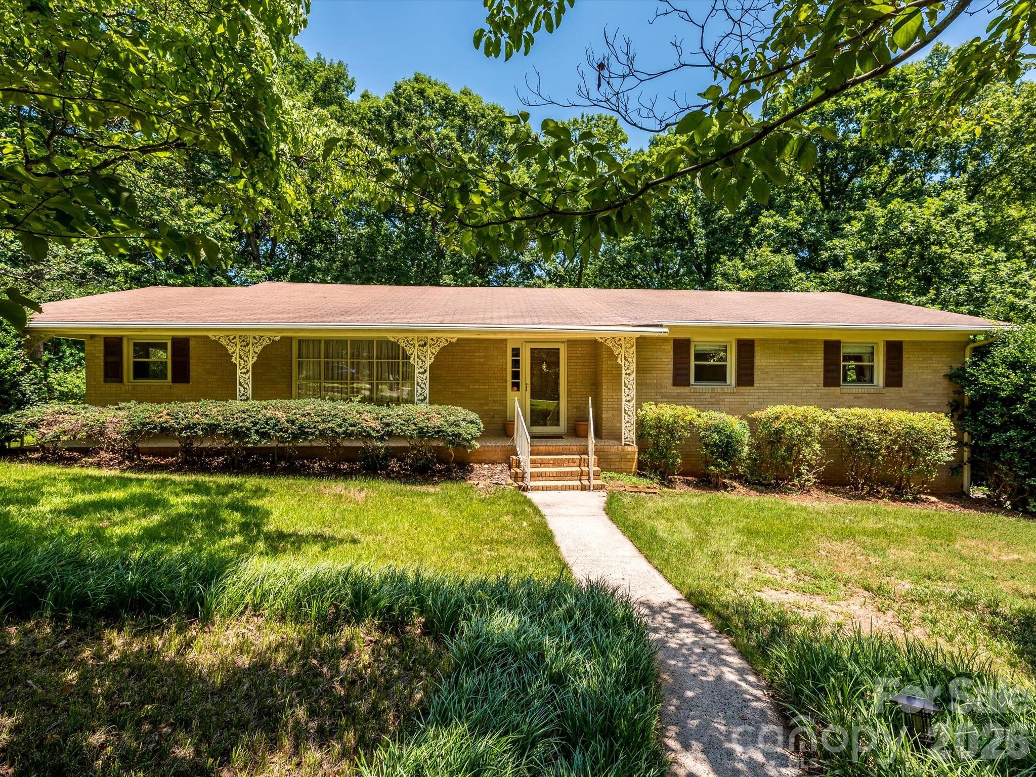 3712 Brookwood Road — Charlotte