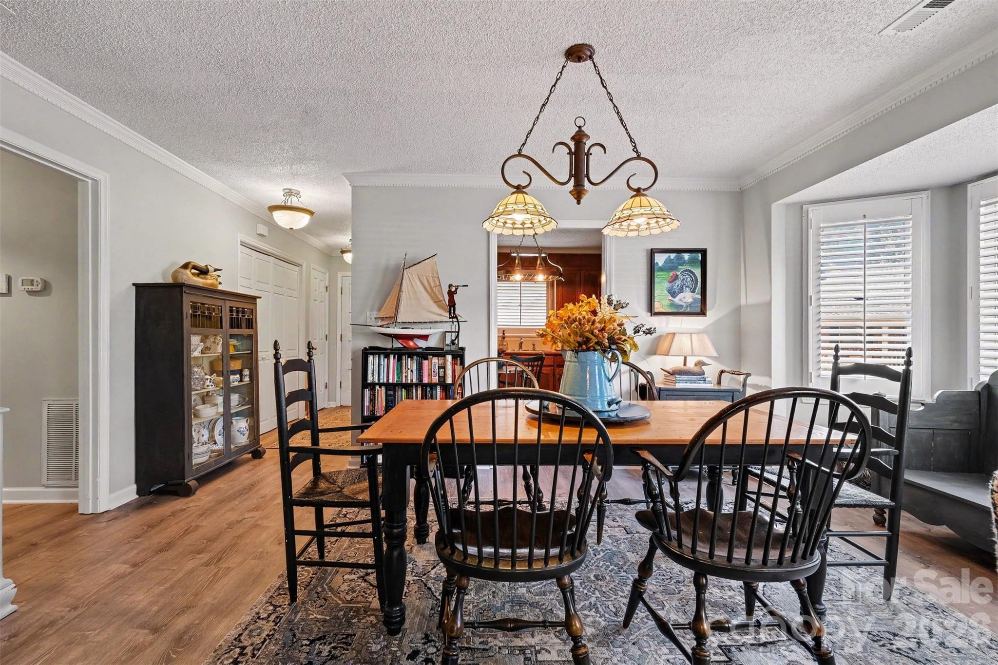 8427 Coulwood Oak Lane — Charlotte