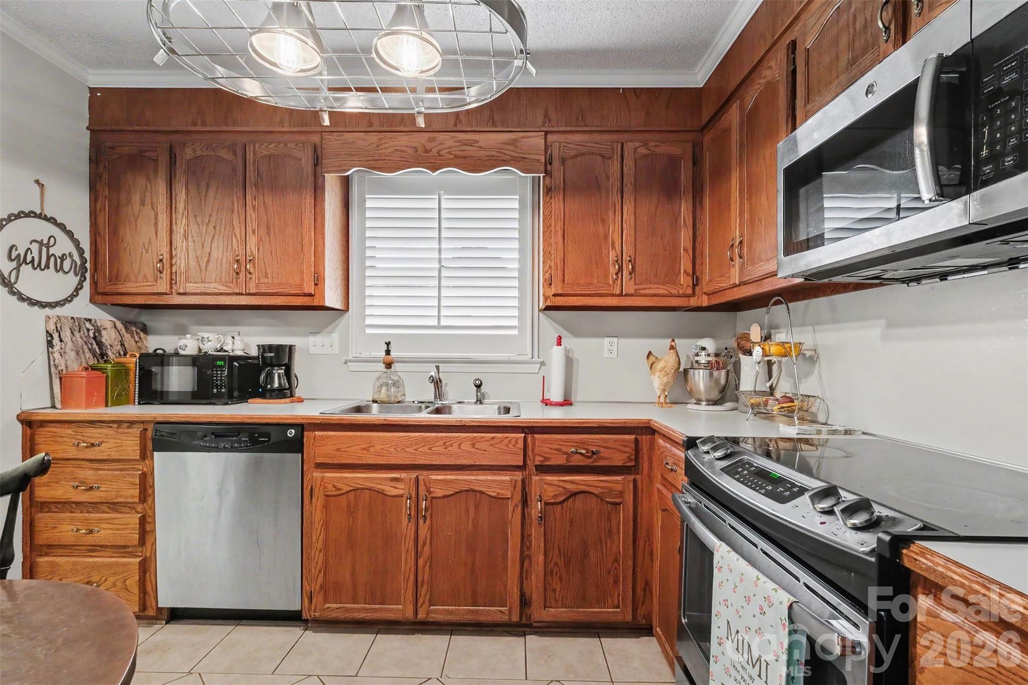 8427 Coulwood Oak Lane — Charlotte