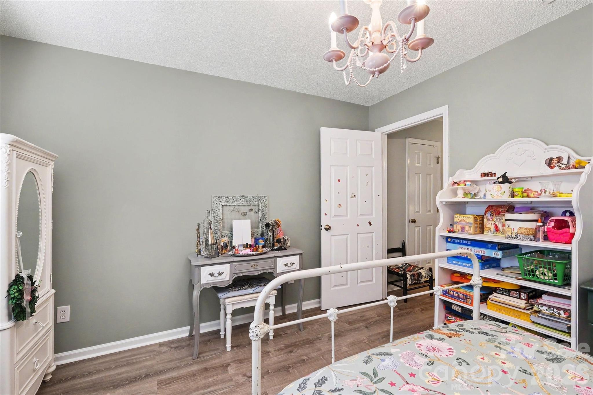 8427 Coulwood Oak Lane — Charlotte