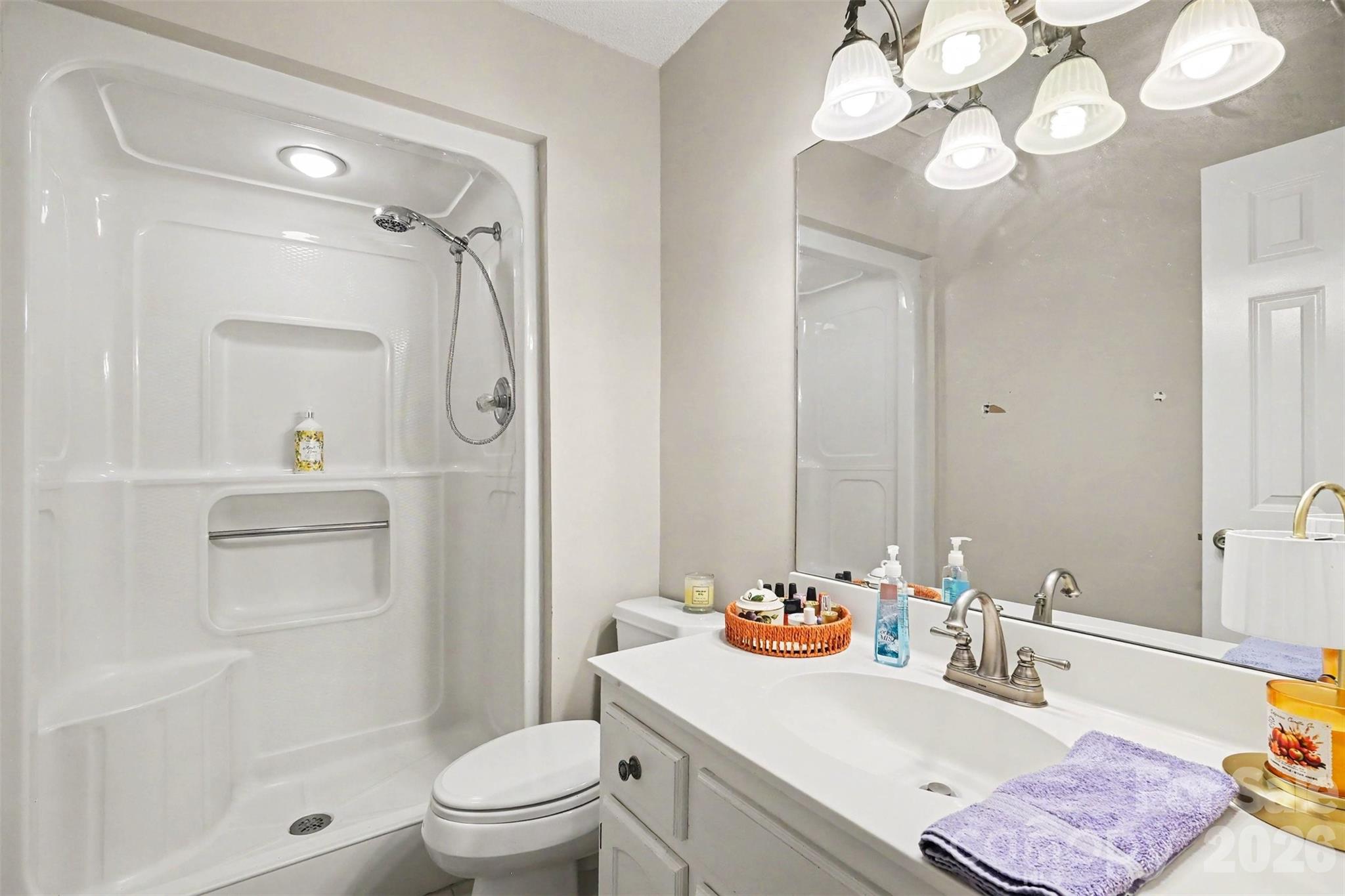 8427 Coulwood Oak Lane — Charlotte