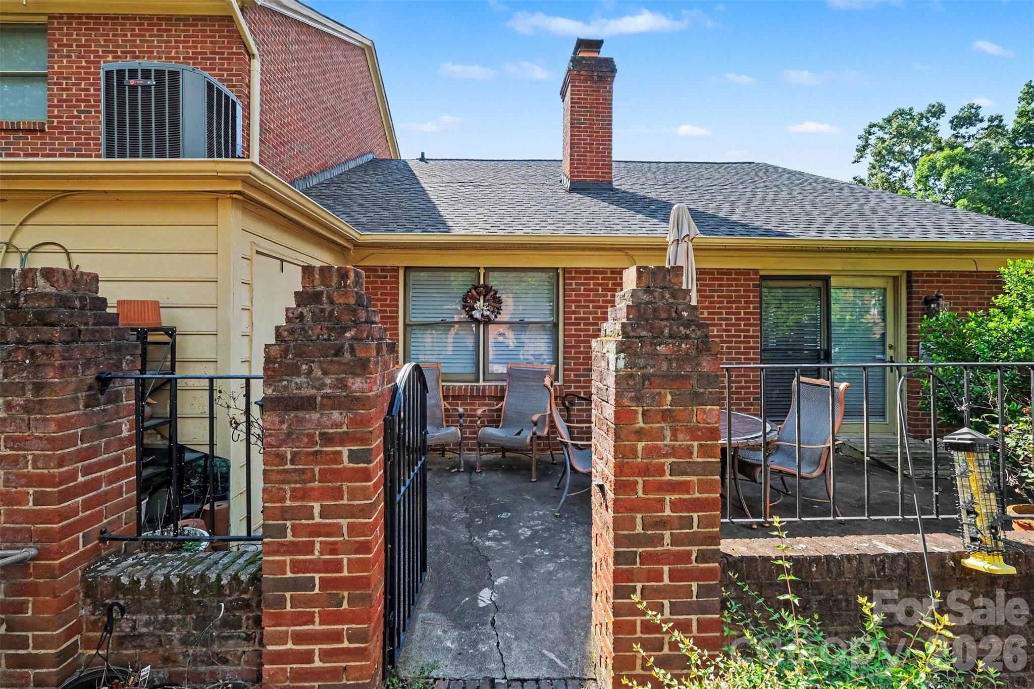 8427 Coulwood Oak Lane — Charlotte