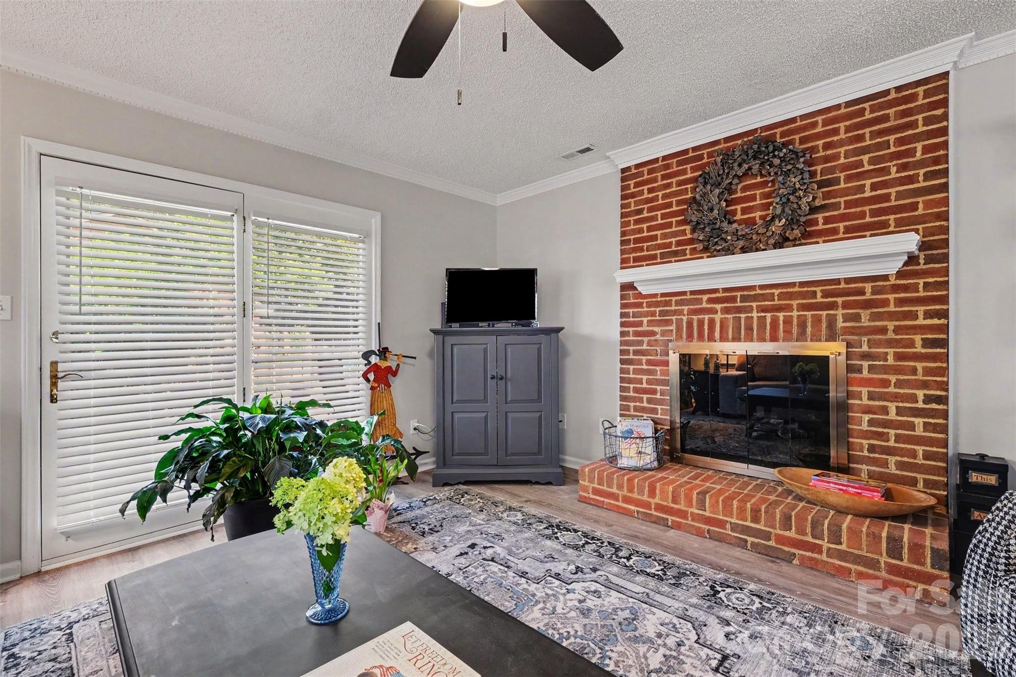 8427 Coulwood Oak Lane — Charlotte