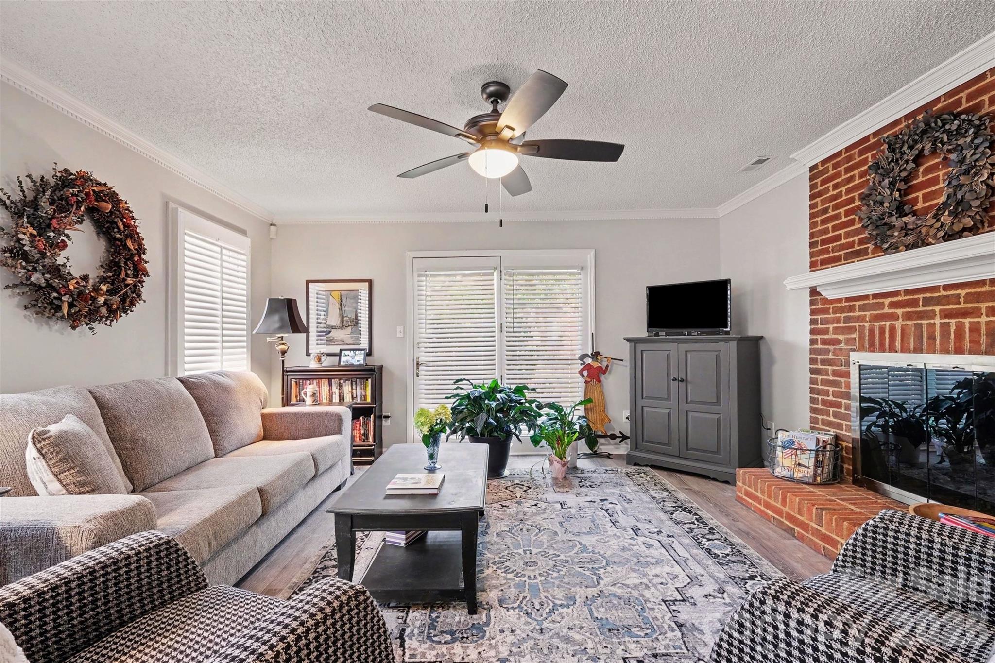 8427 Coulwood Oak Lane — Charlotte