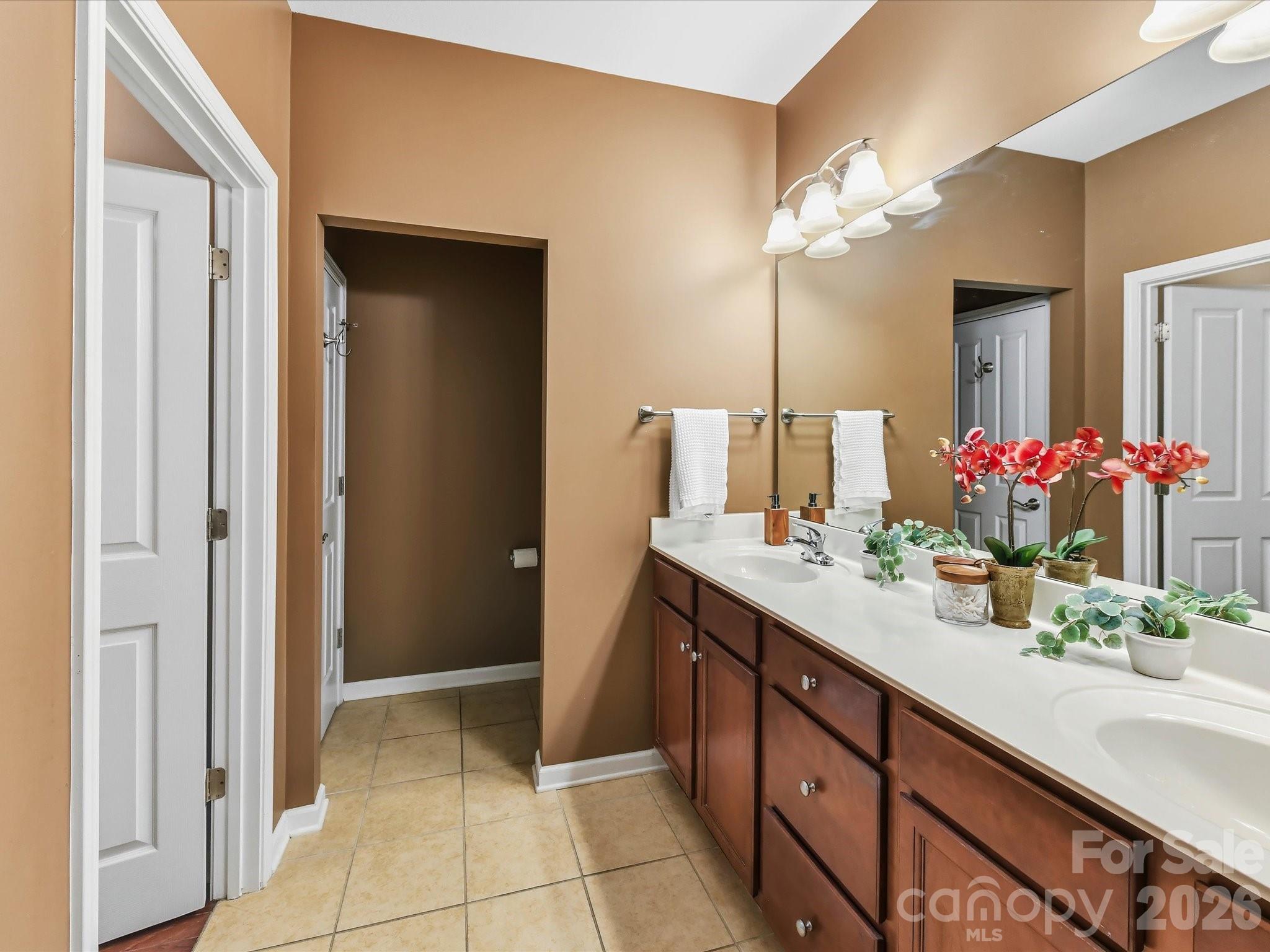 4415 Parkgate Drive — Matthews