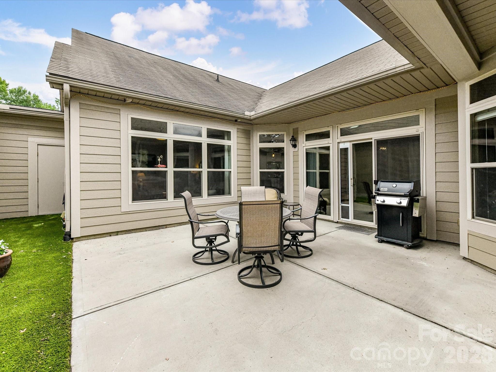 4415 Parkgate Drive — Matthews