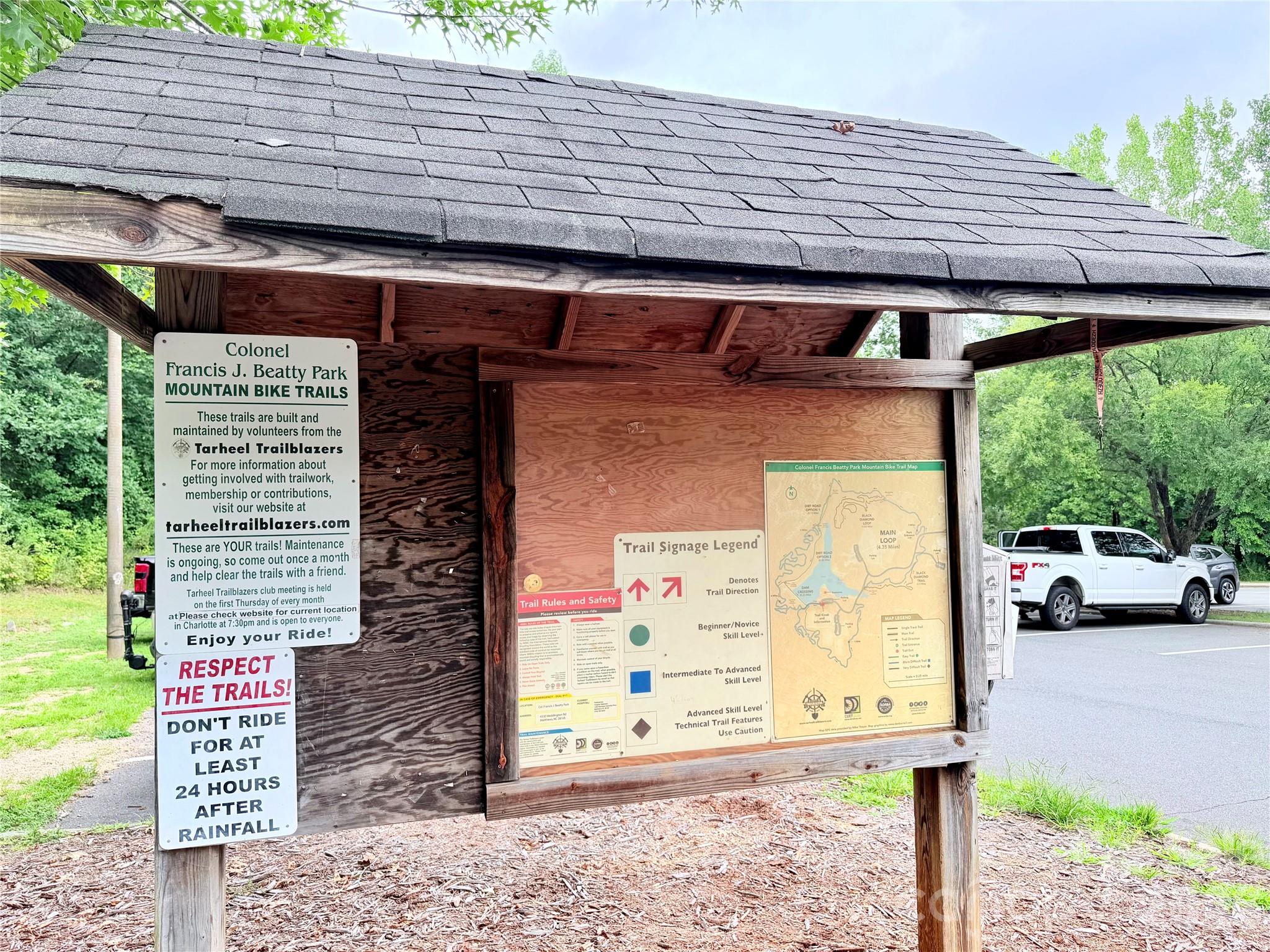 4415 Parkgate Drive — Matthews