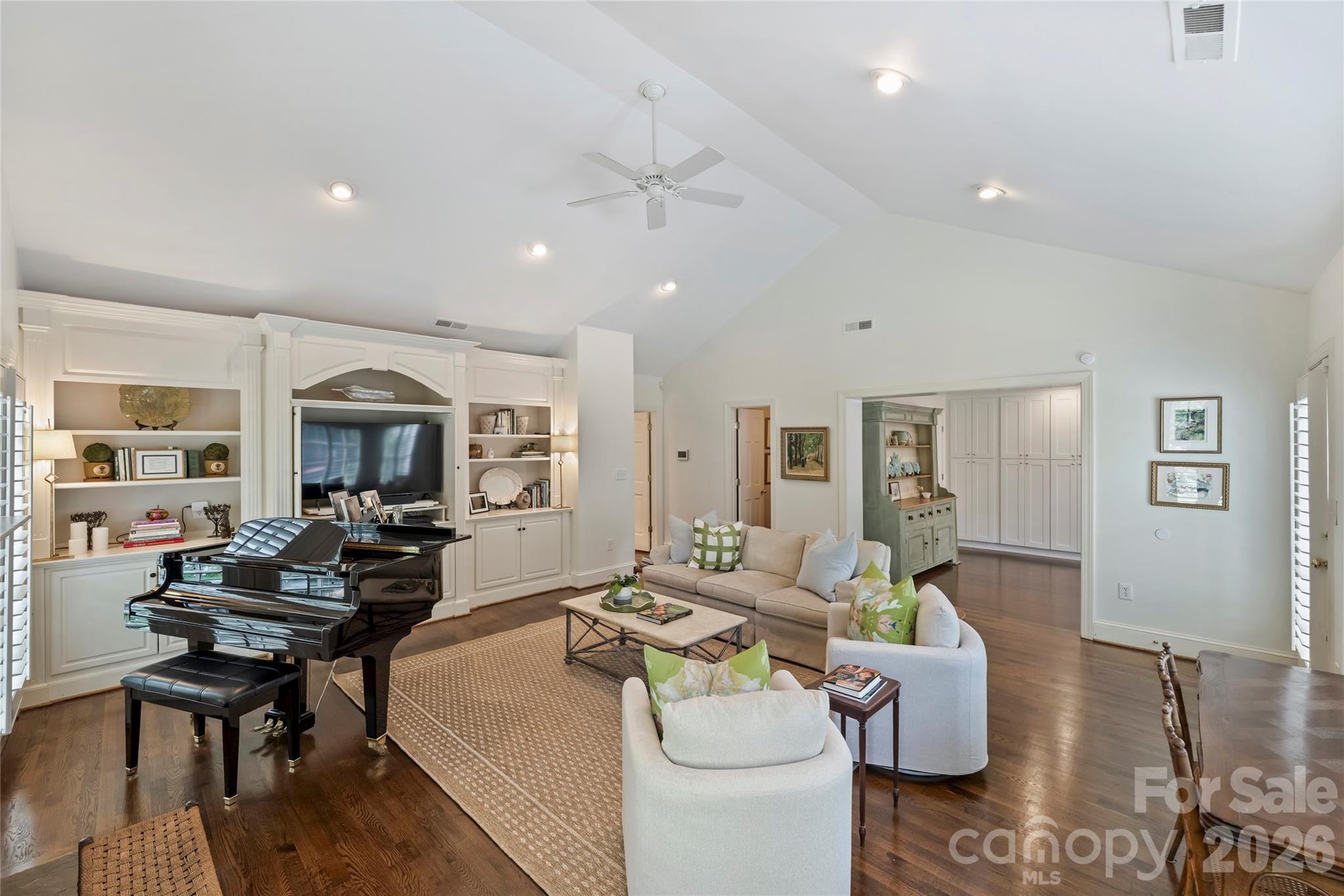 246 S Canterbury Road — Charlotte
