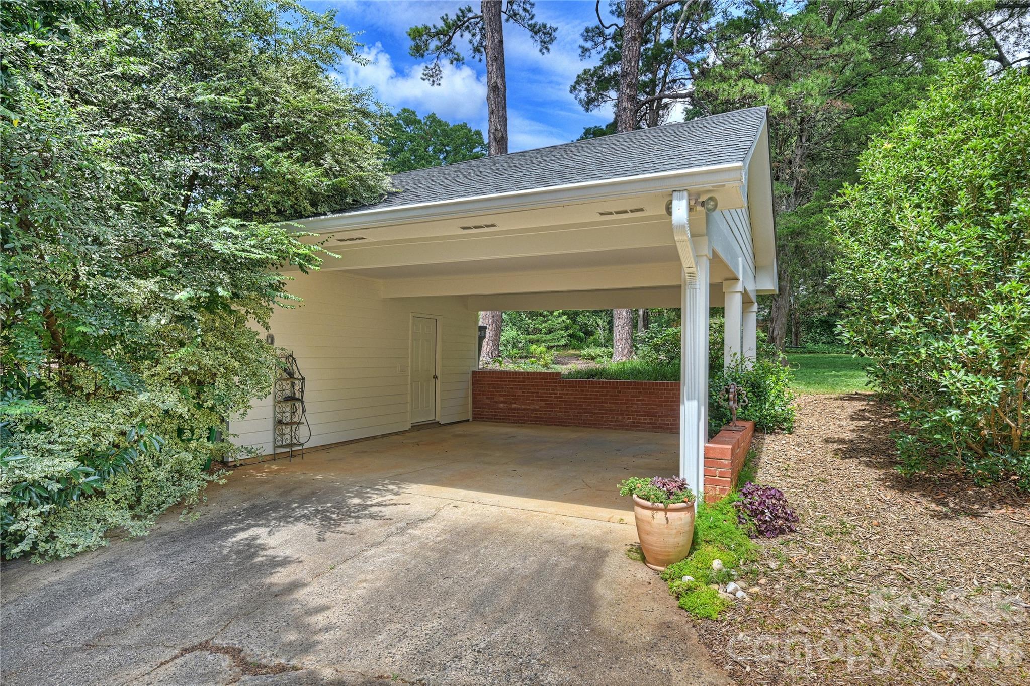 246 S Canterbury Road — Charlotte