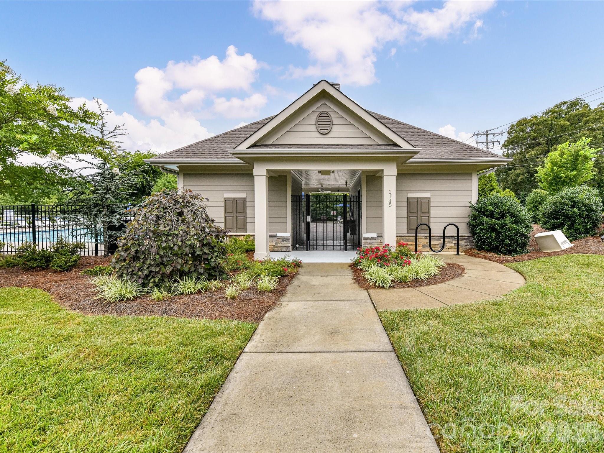 724 Larmore Avenue — Charlotte