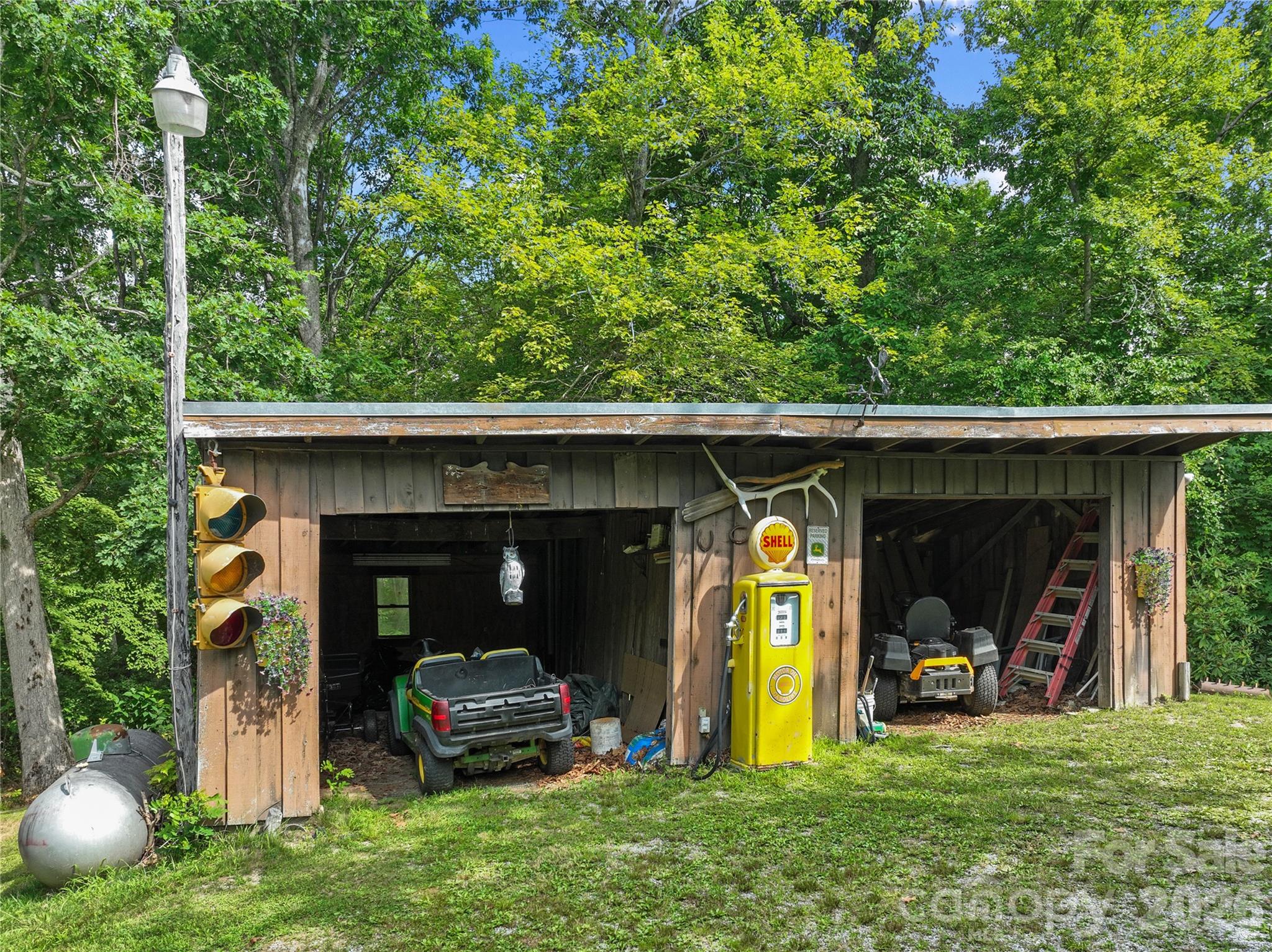 3151 N Bearwallow Road — Hendersonville