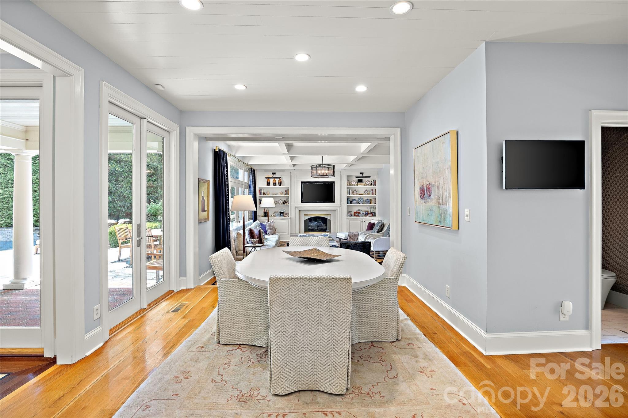 5411 Mirabell Road — Charlotte