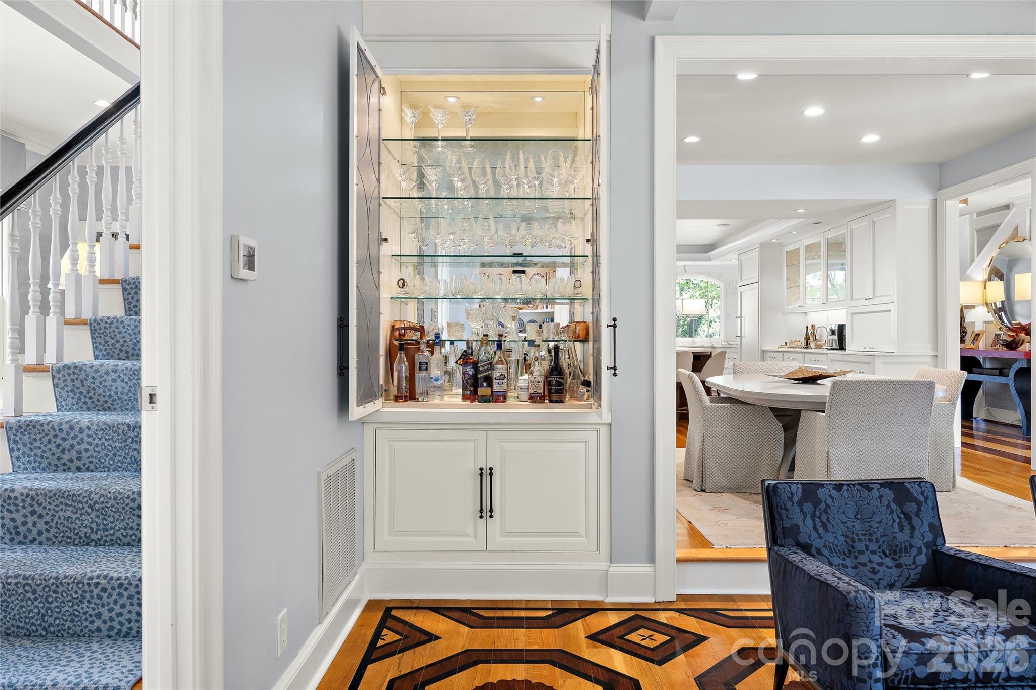5411 Mirabell Road — Charlotte