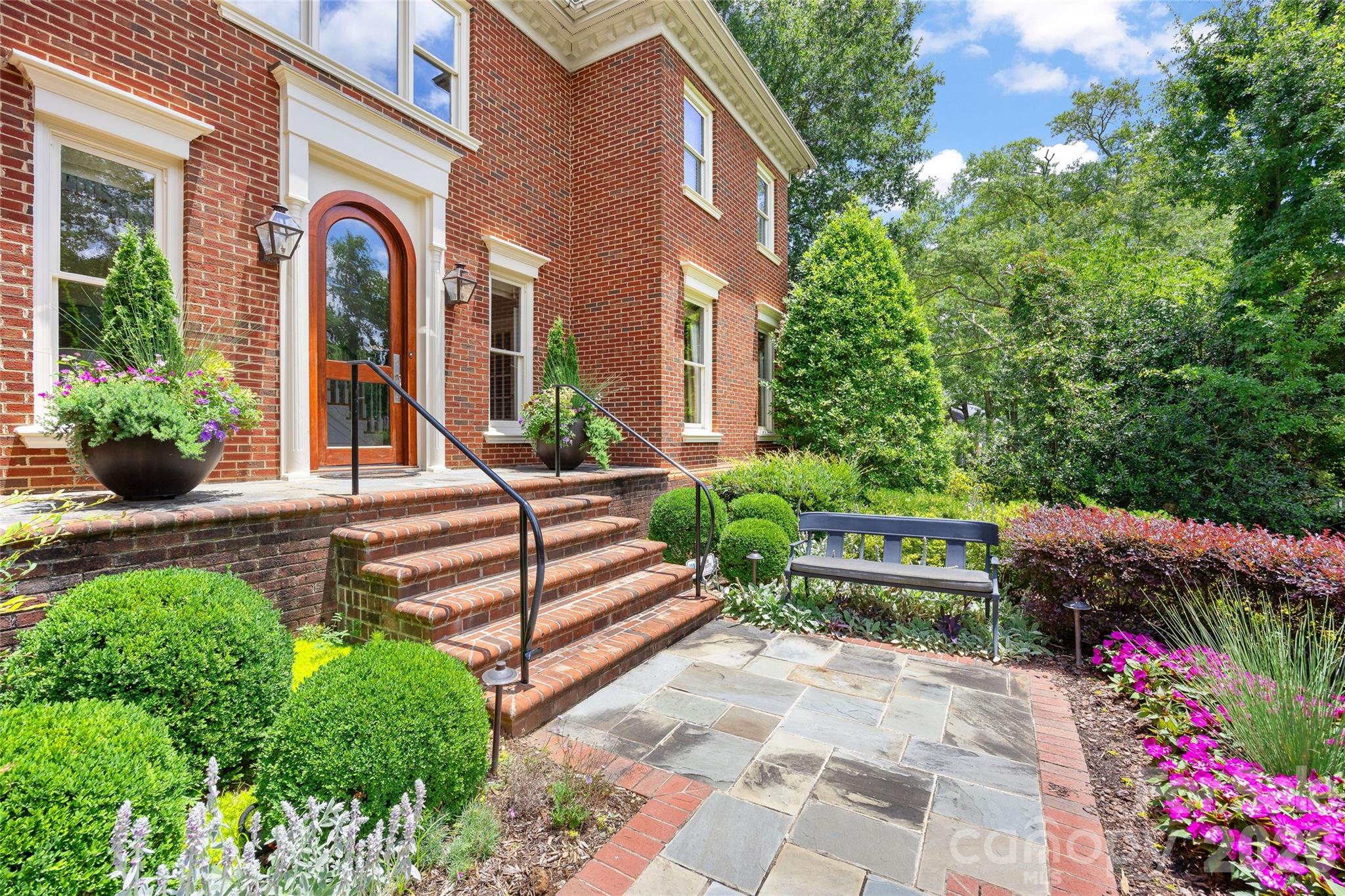 5411 Mirabell Road — Charlotte