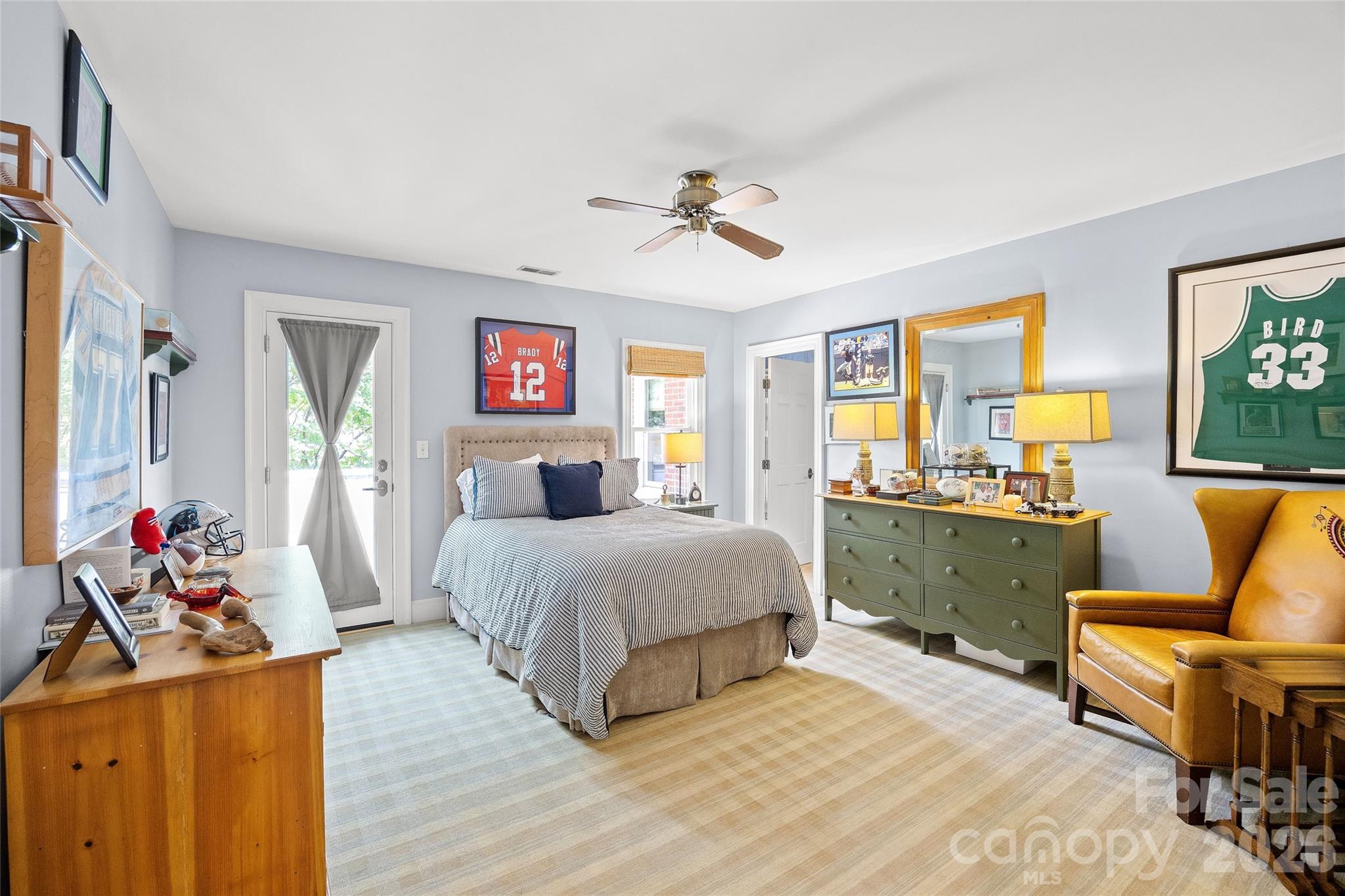 5411 Mirabell Road — Charlotte