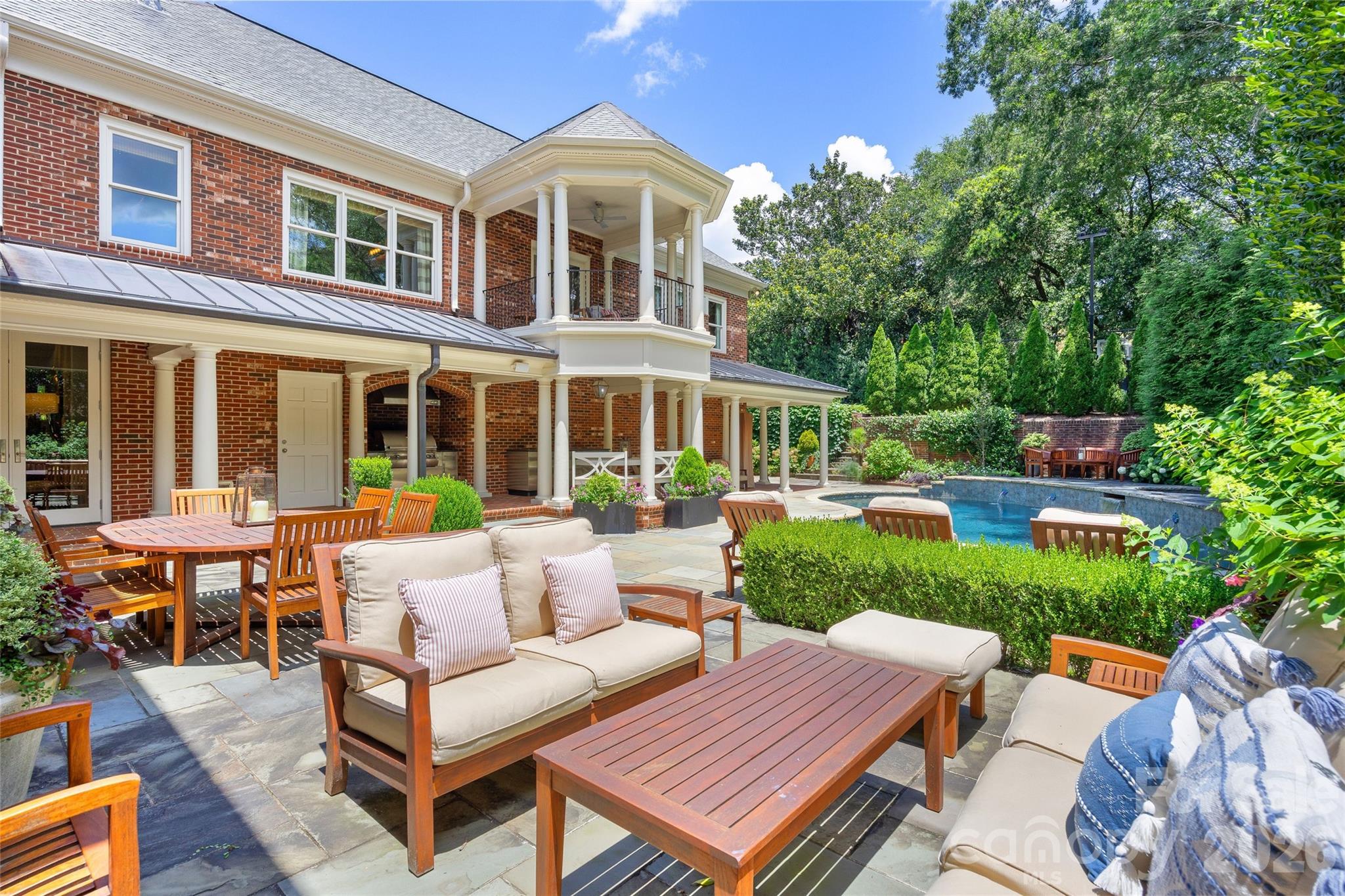 5411 Mirabell Road — Charlotte