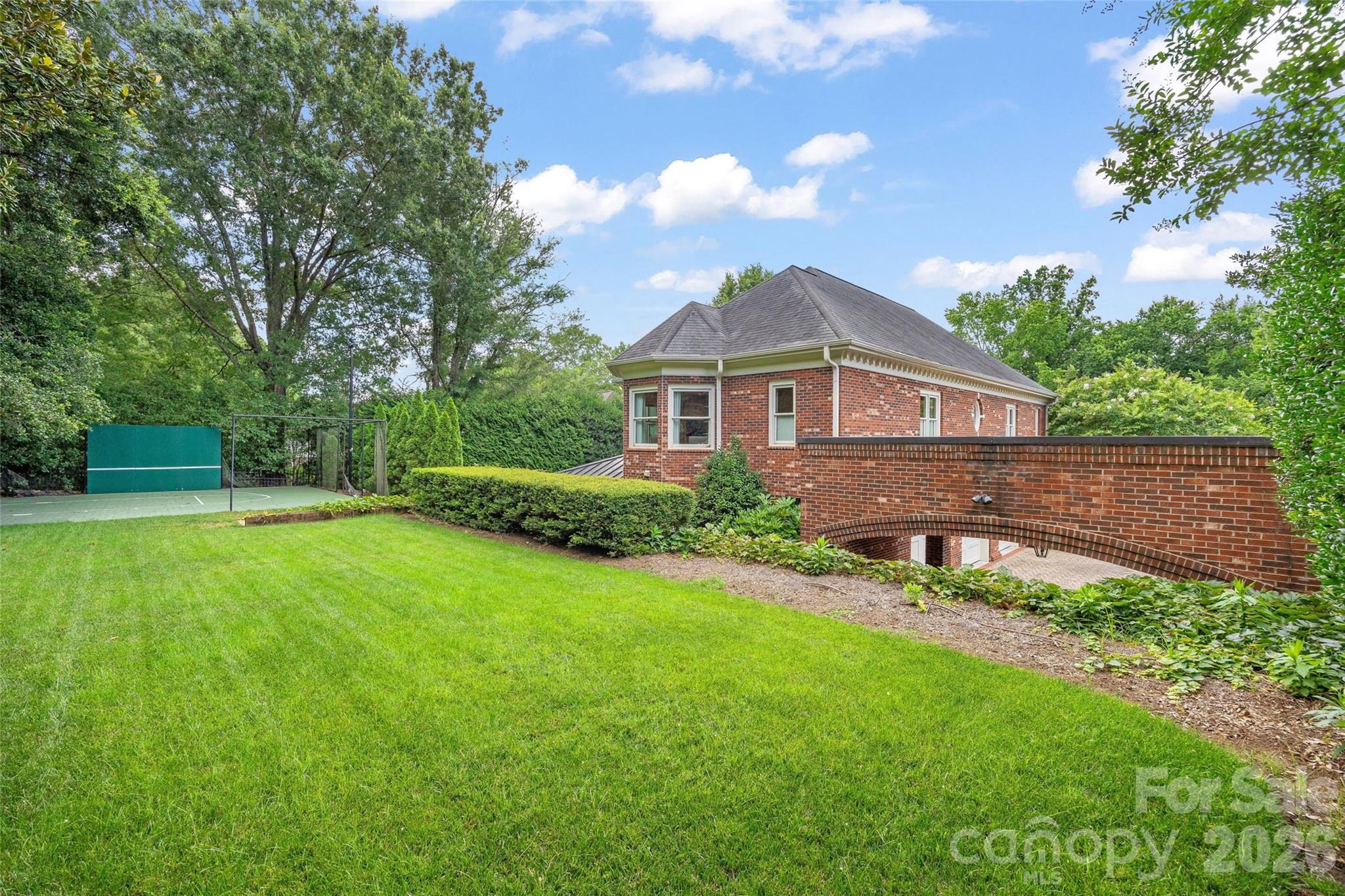 5411 Mirabell Road — Charlotte