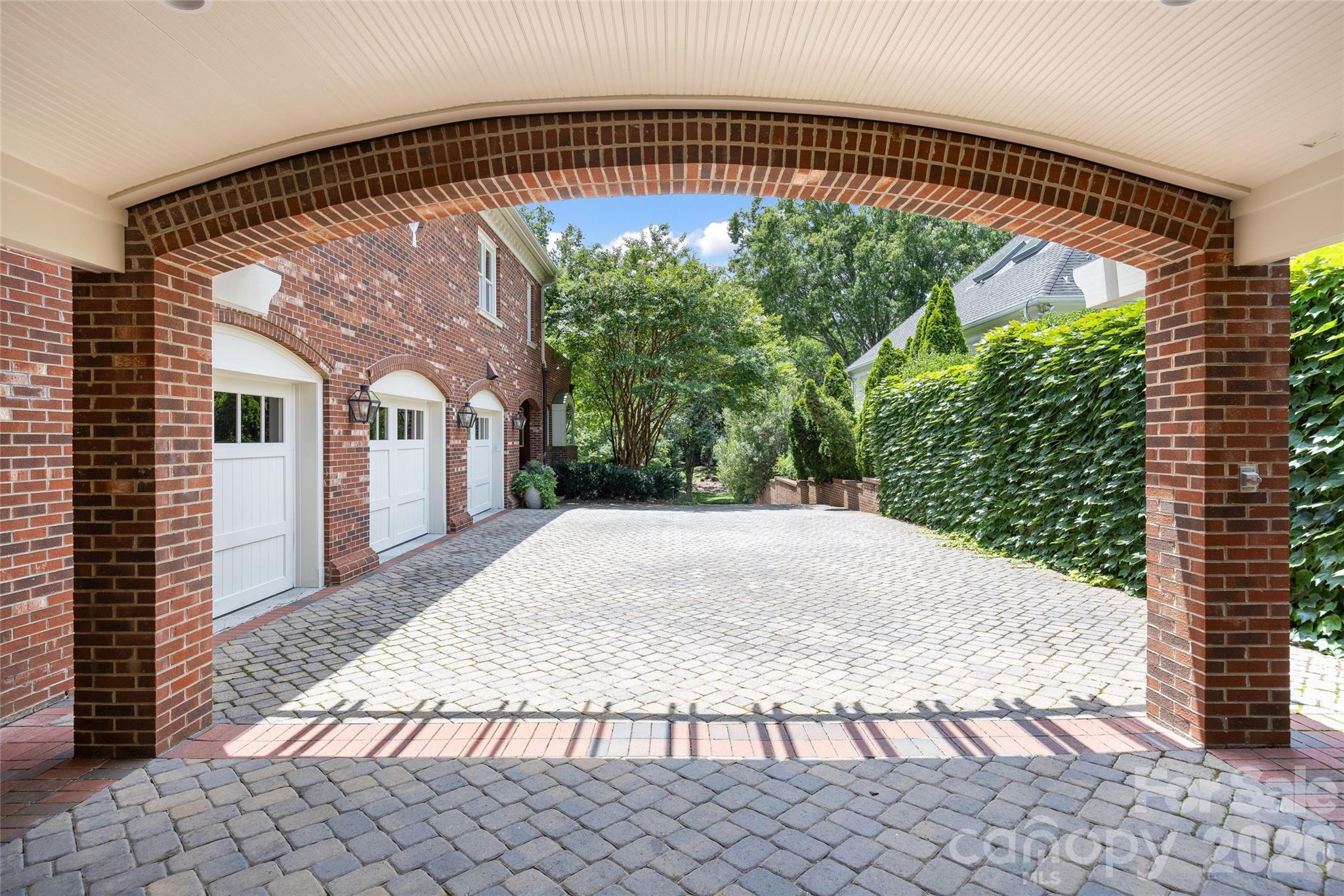 5411 Mirabell Road — Charlotte