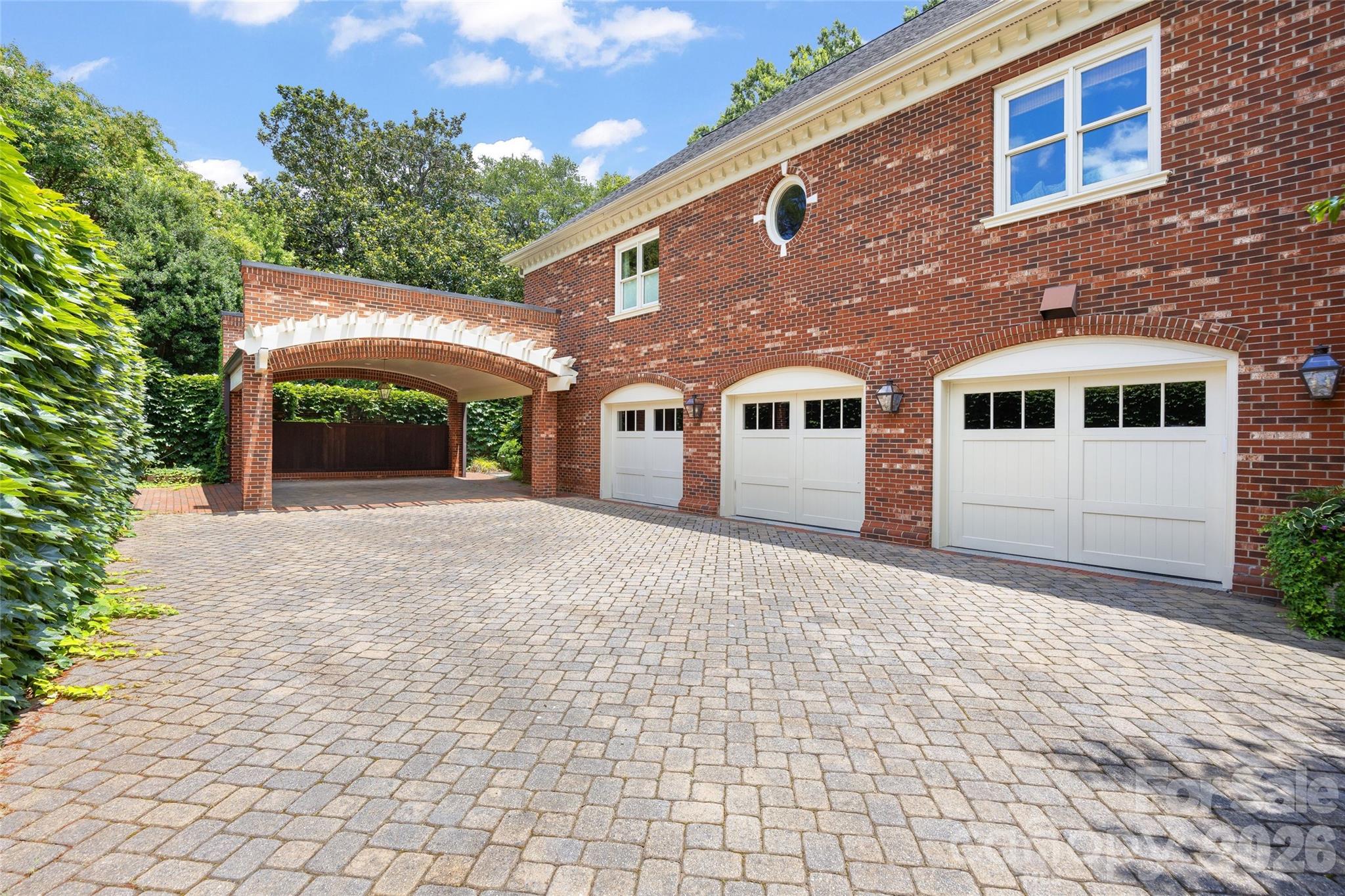 5411 Mirabell Road — Charlotte