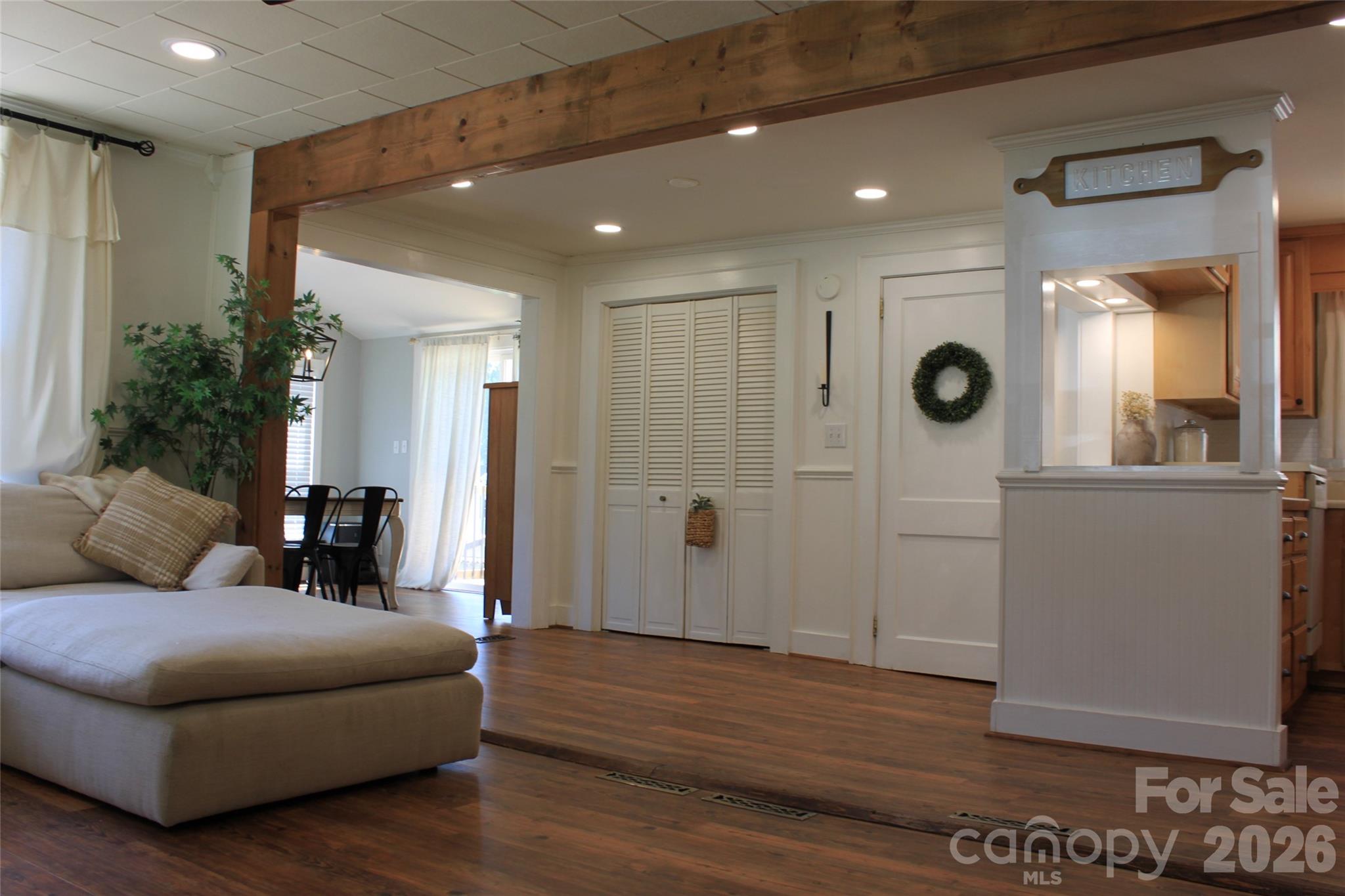 206 Bentwood Drive — Forest City