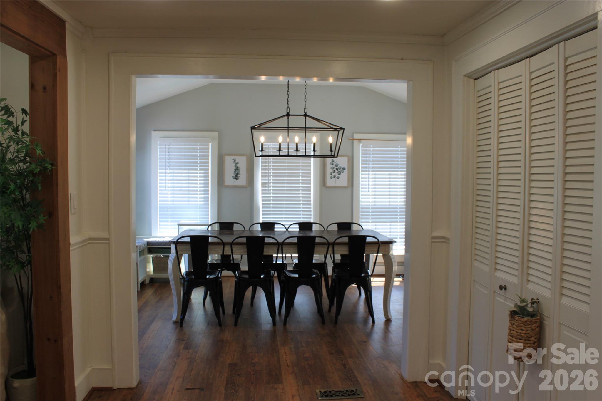 206 Bentwood Drive — Forest City