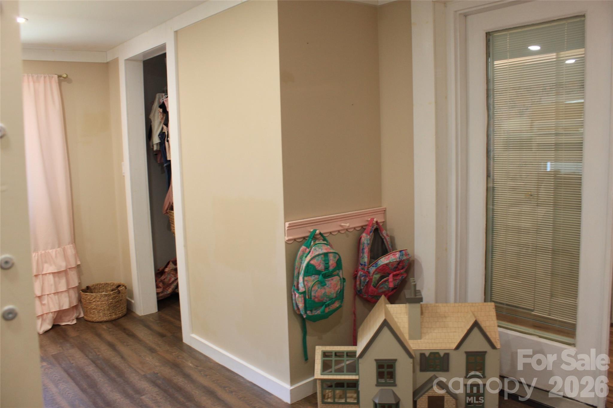 206 Bentwood Drive — Forest City
