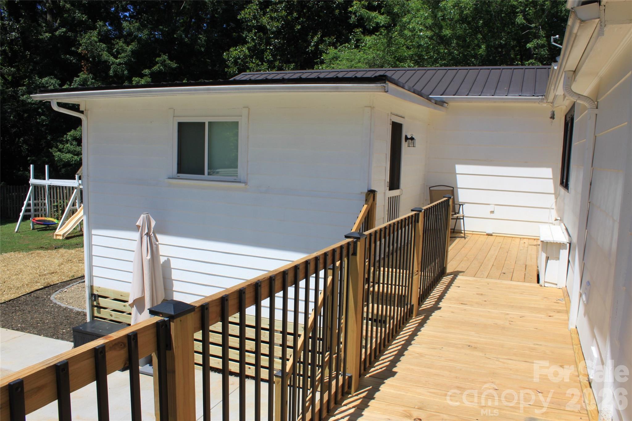 206 Bentwood Drive — Forest City