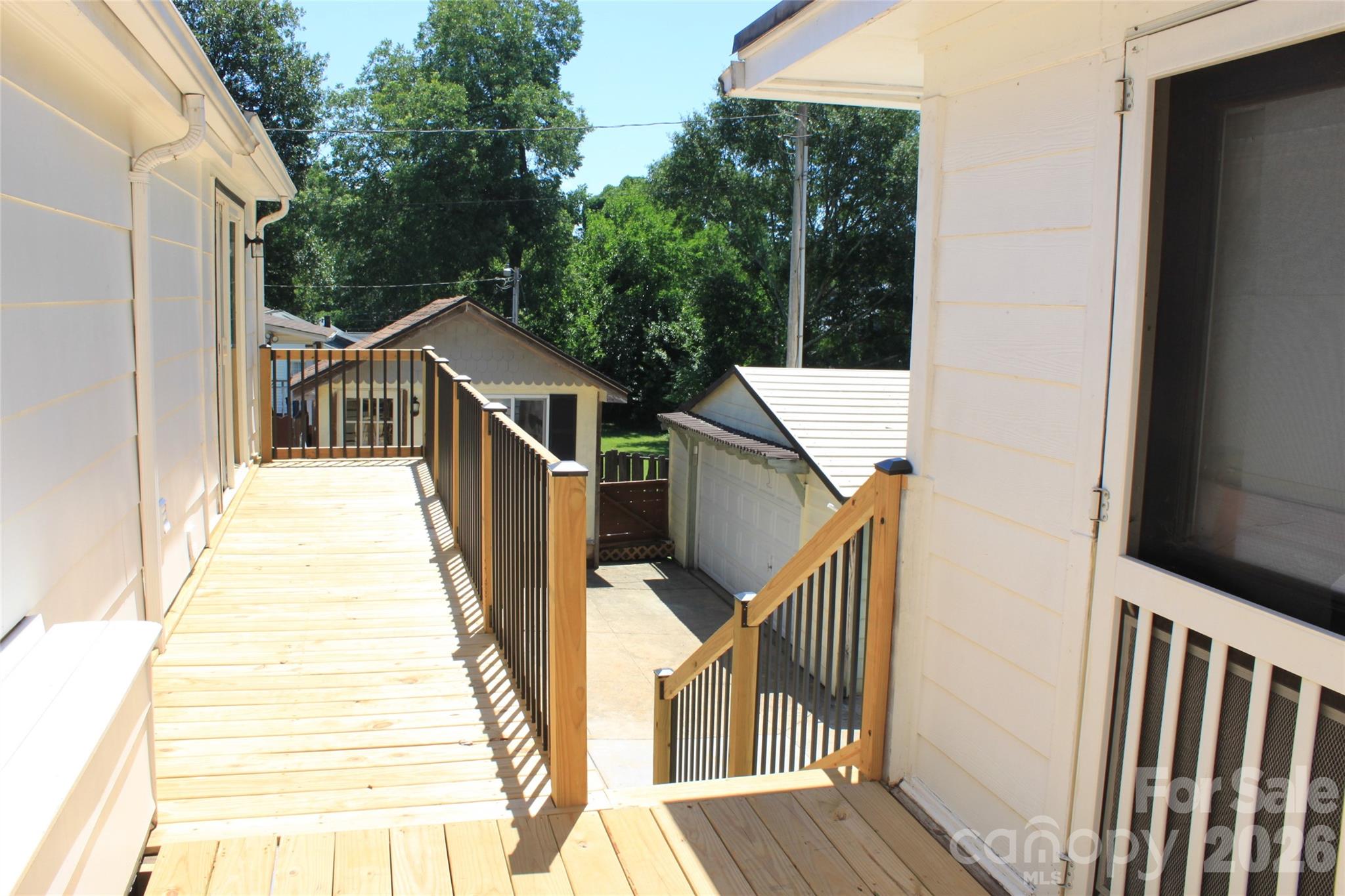 206 Bentwood Drive — Forest City