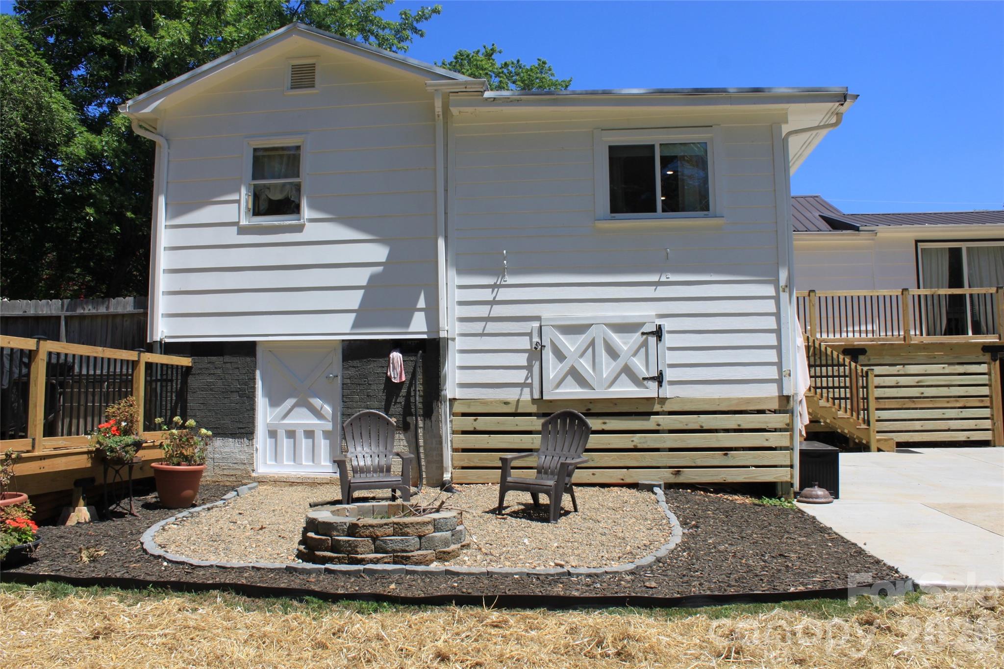 206 Bentwood Drive — Forest City