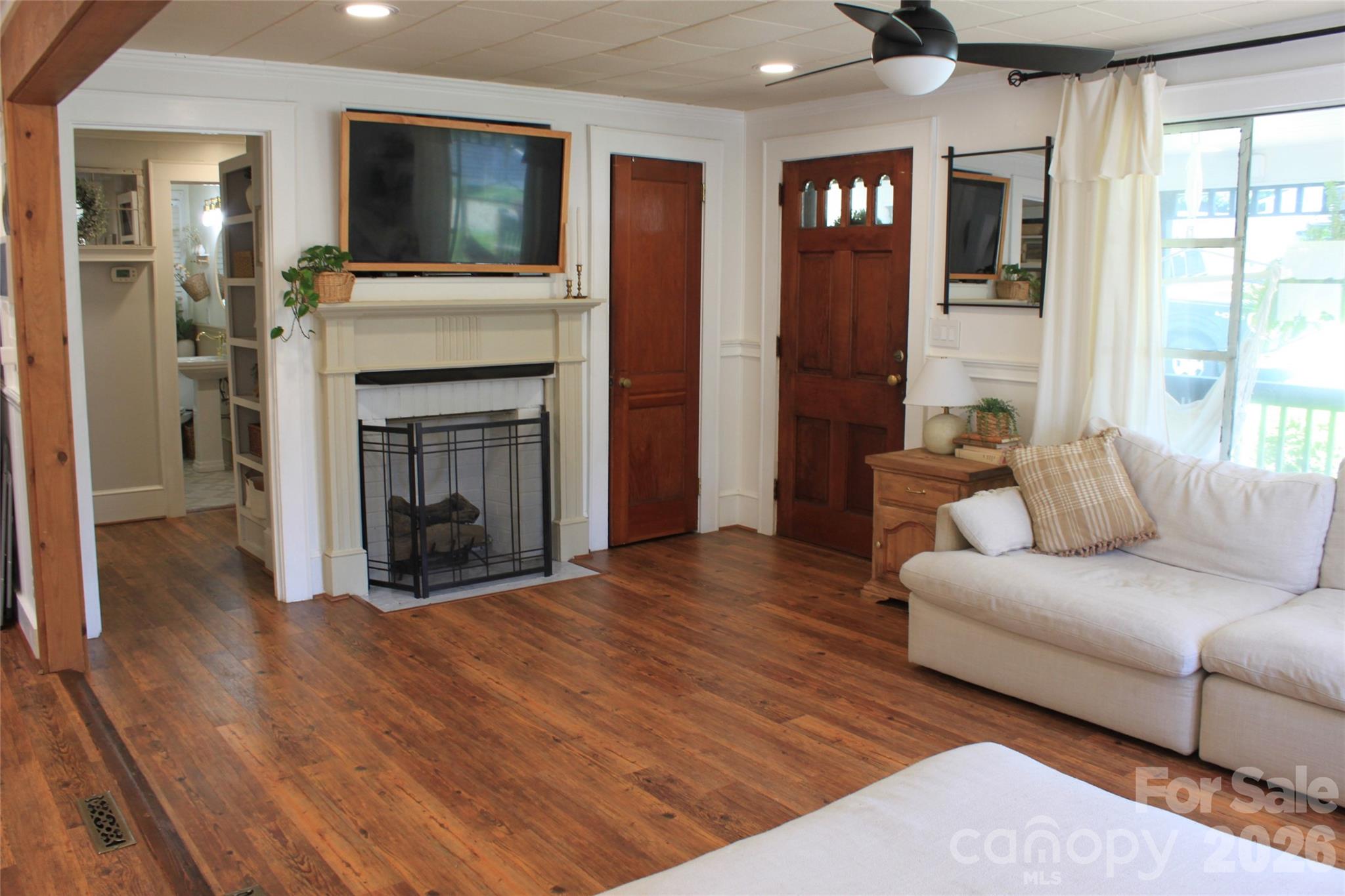 206 Bentwood Drive — Forest City