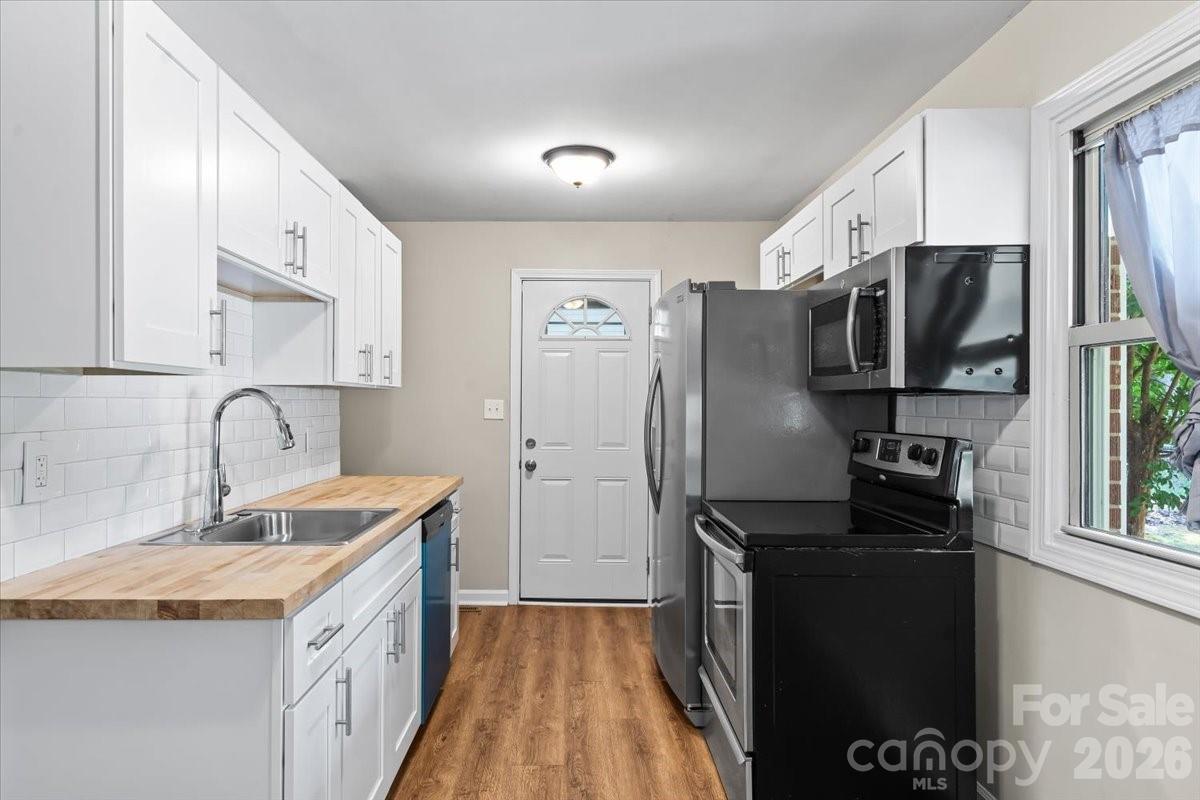 208 Tomberlin Road — Mount Holly