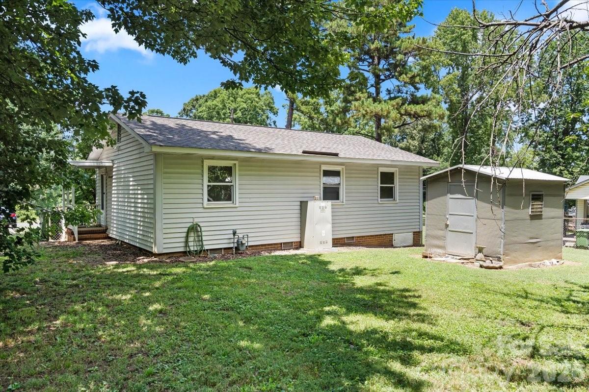 208 Tomberlin Road — Mount Holly