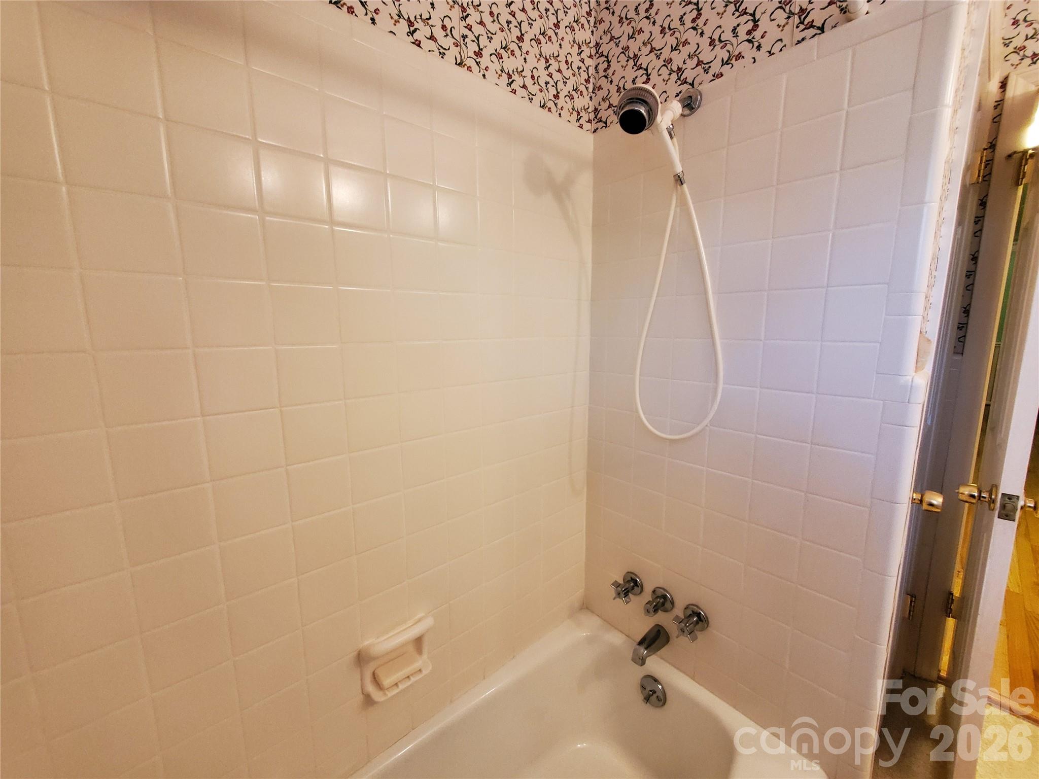 2318 Shaw Avenue — Gastonia