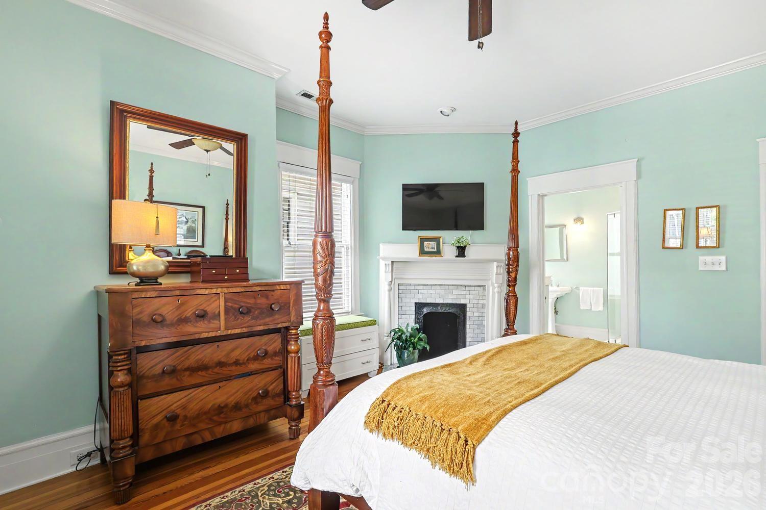 314 E Kingston Avenue E — Charlotte