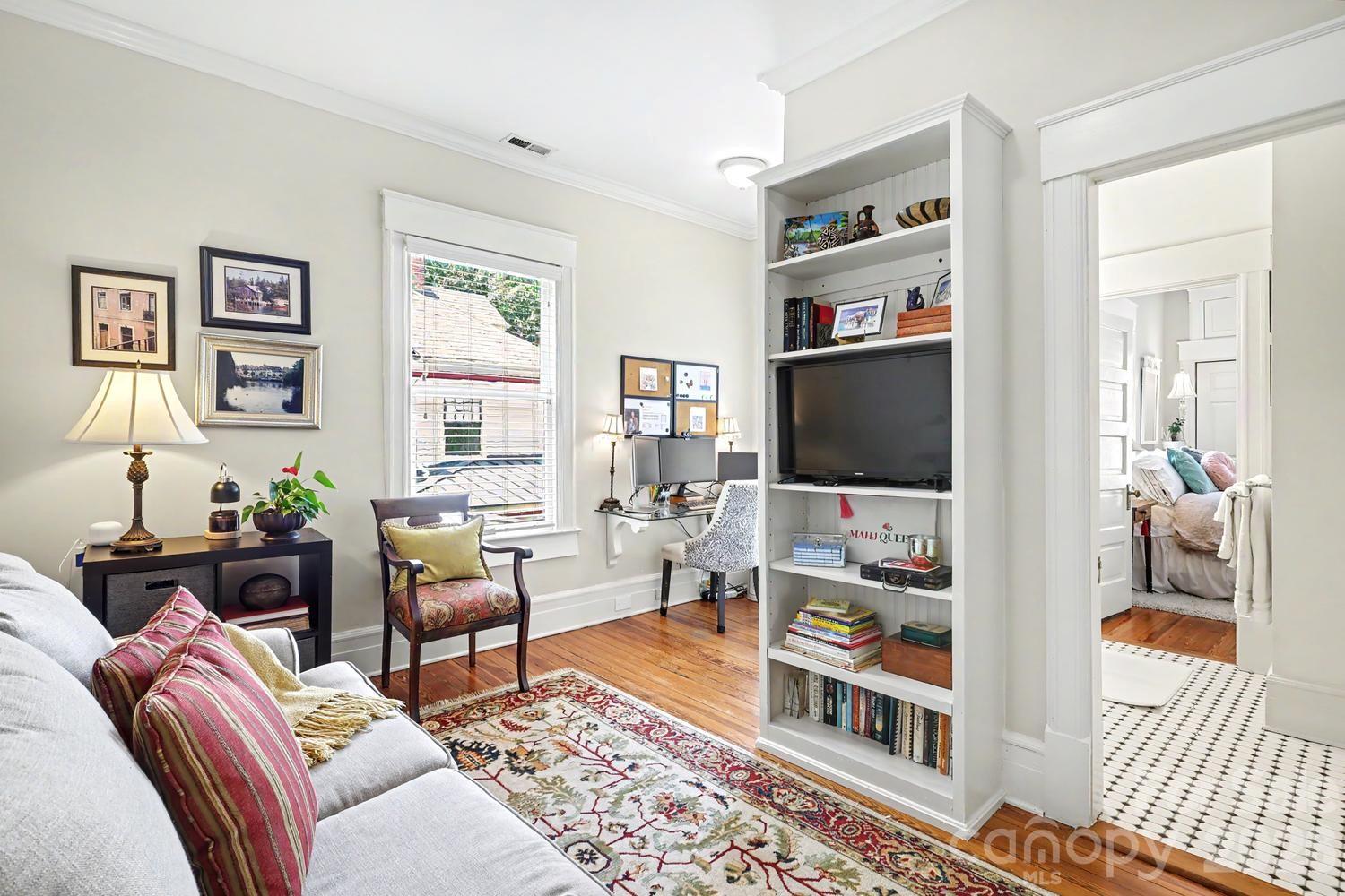 314 E Kingston Avenue E — Charlotte