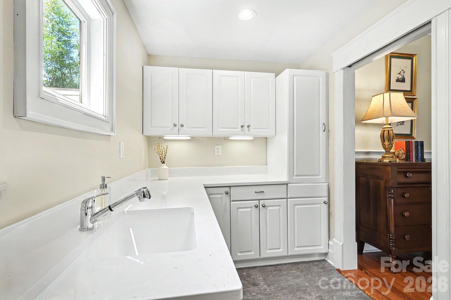 314 E Kingston Avenue E — Charlotte