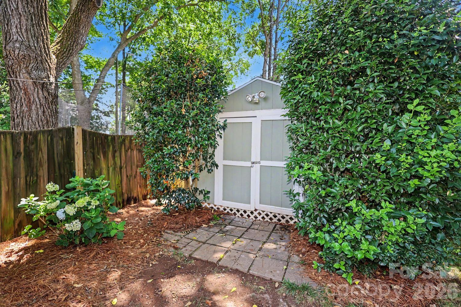 314 E Kingston Avenue E — Charlotte