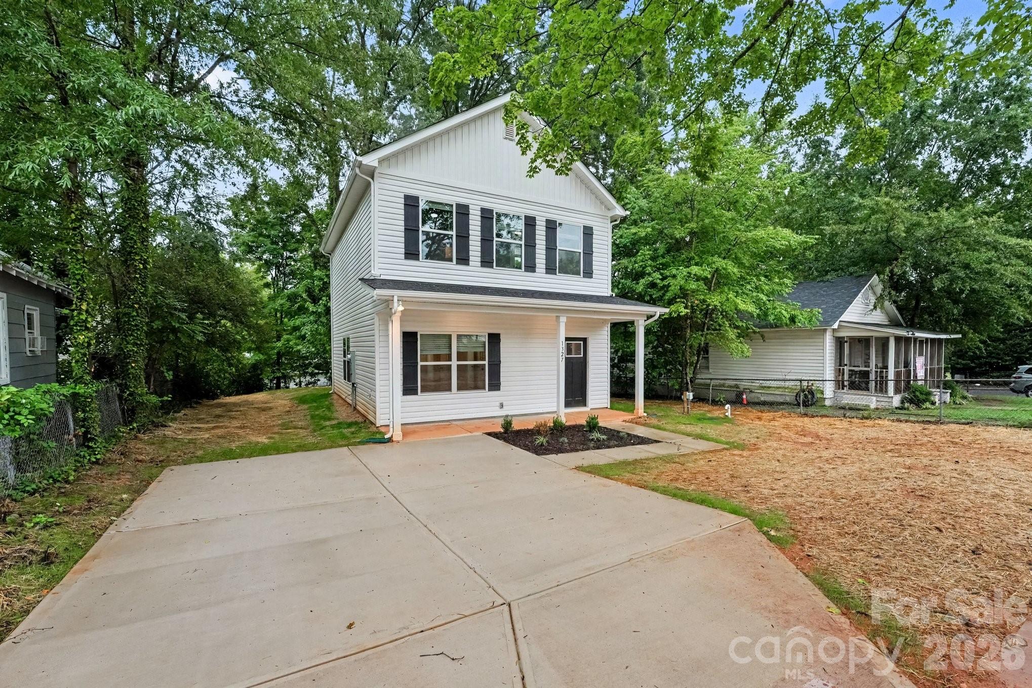 1327 4th Street — Statesville