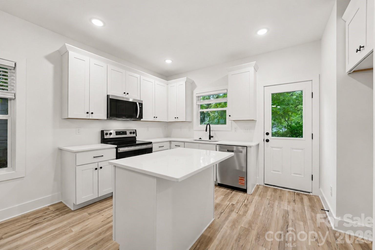 1327 4th Street — Statesville