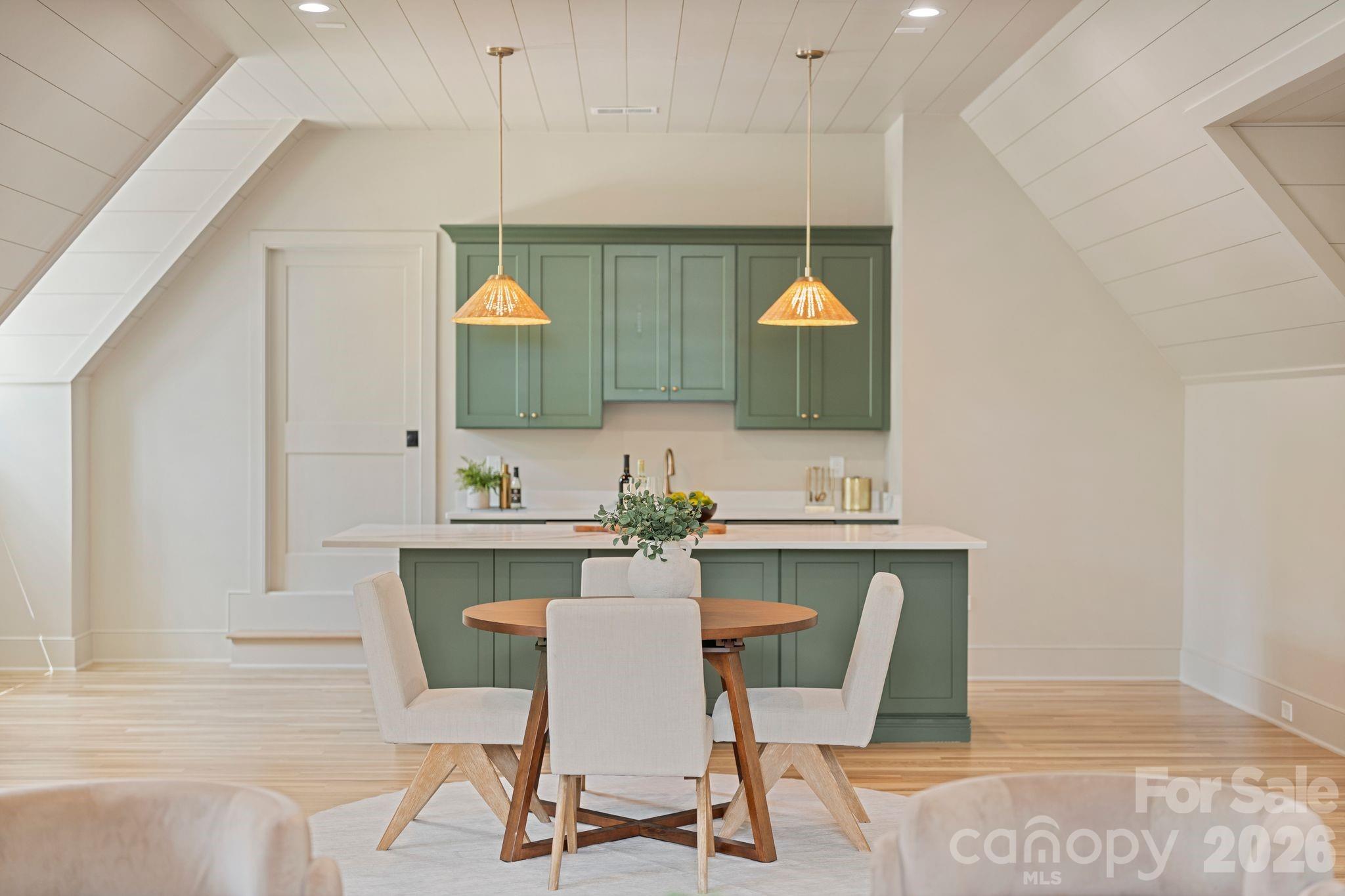 8022 Gulf Creek Road — Lancaster