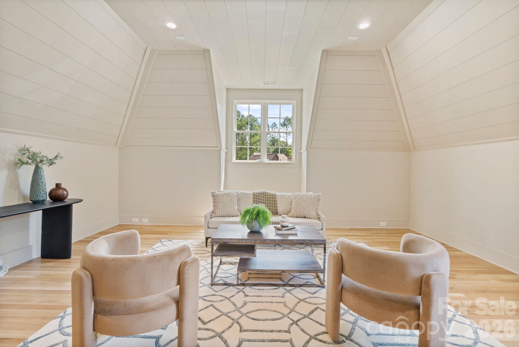 8022 Gulf Creek Road — Lancaster