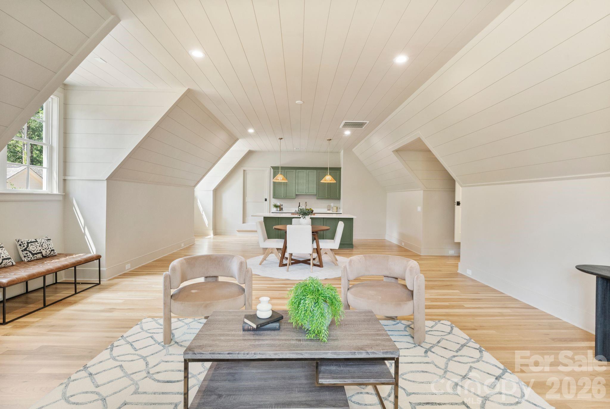 8022 Gulf Creek Road — Lancaster