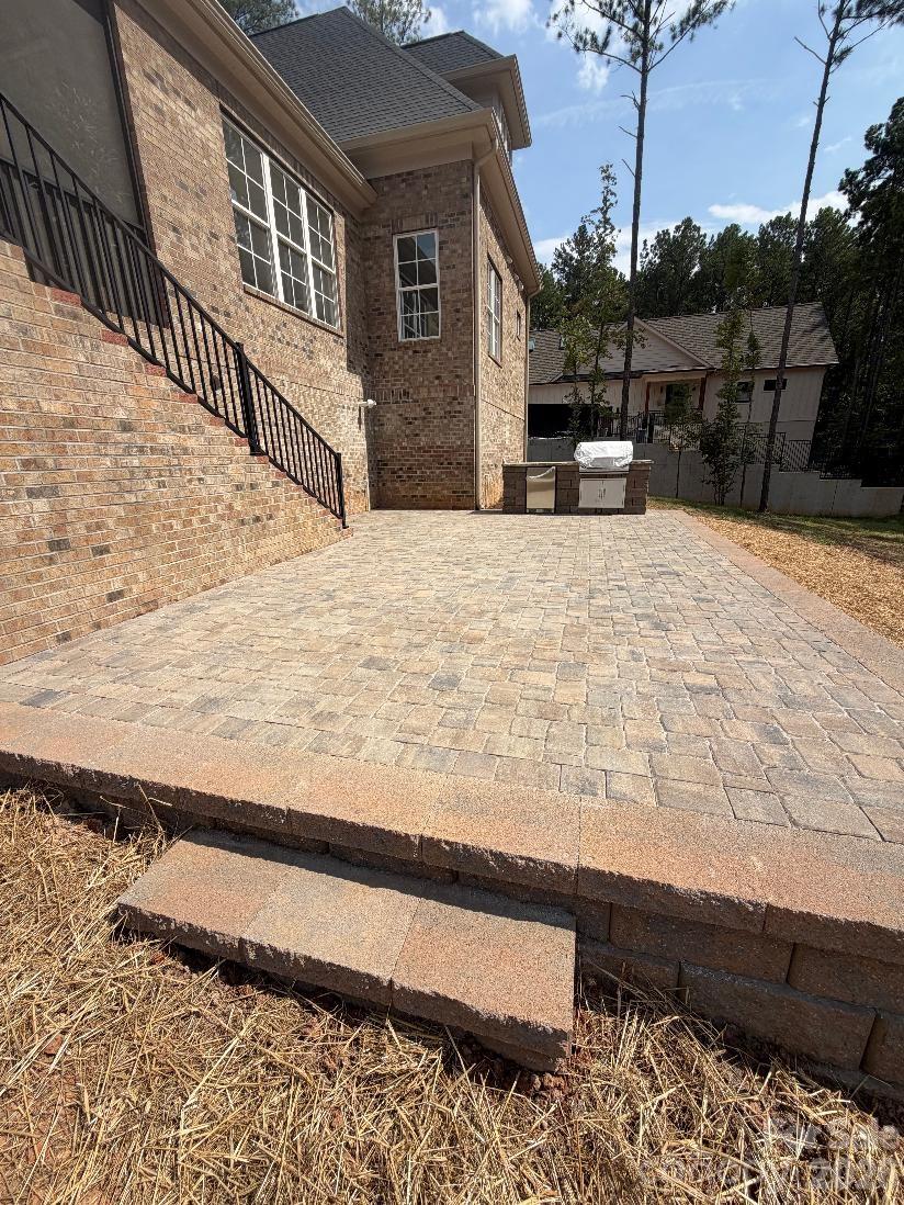 8022 Gulf Creek Road — Lancaster