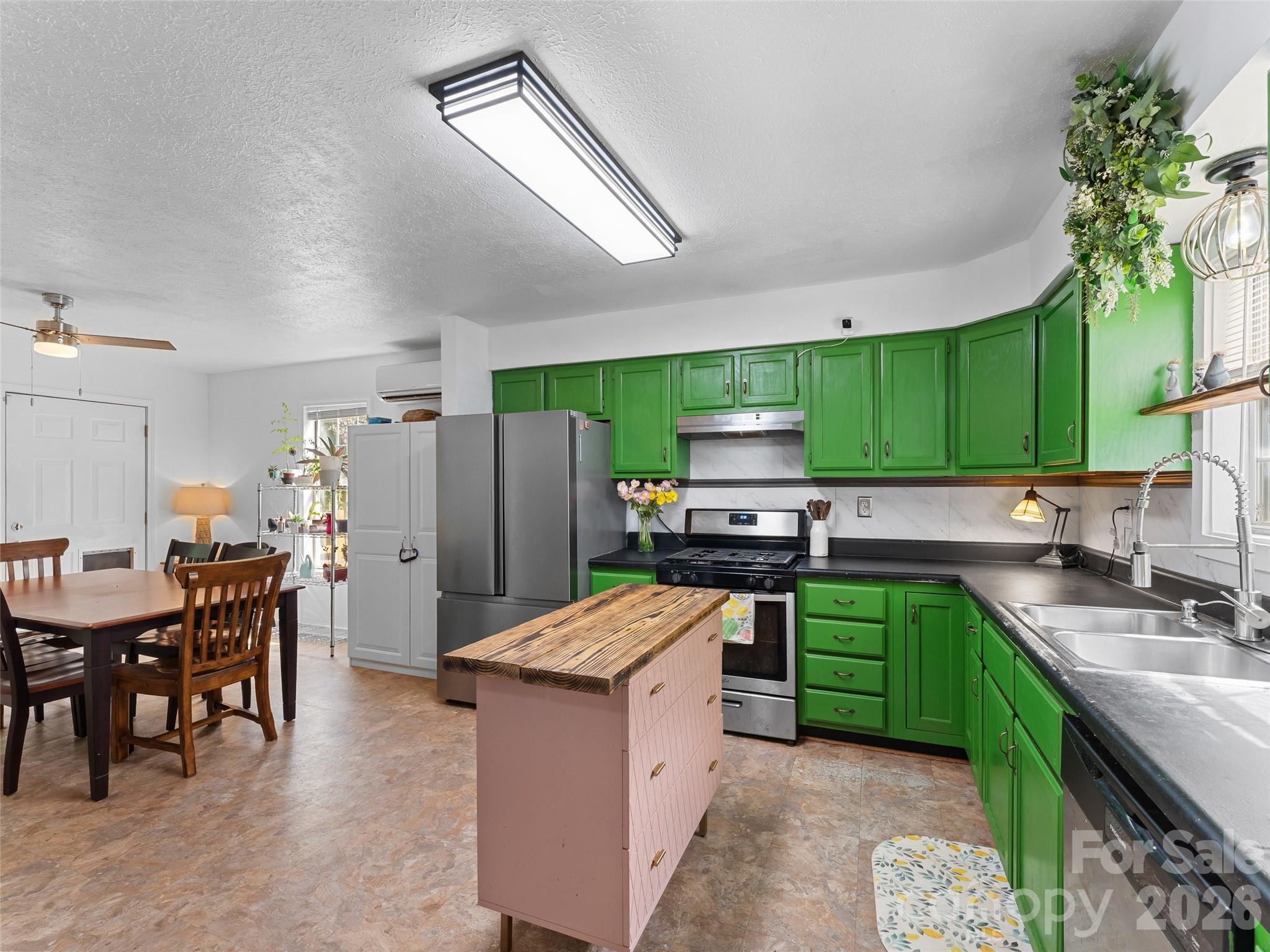 105 Big Bear Drive — Pisgah Forest