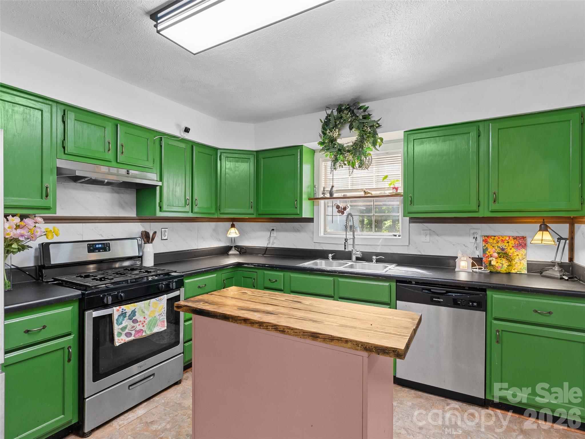 105 Big Bear Drive — Pisgah Forest