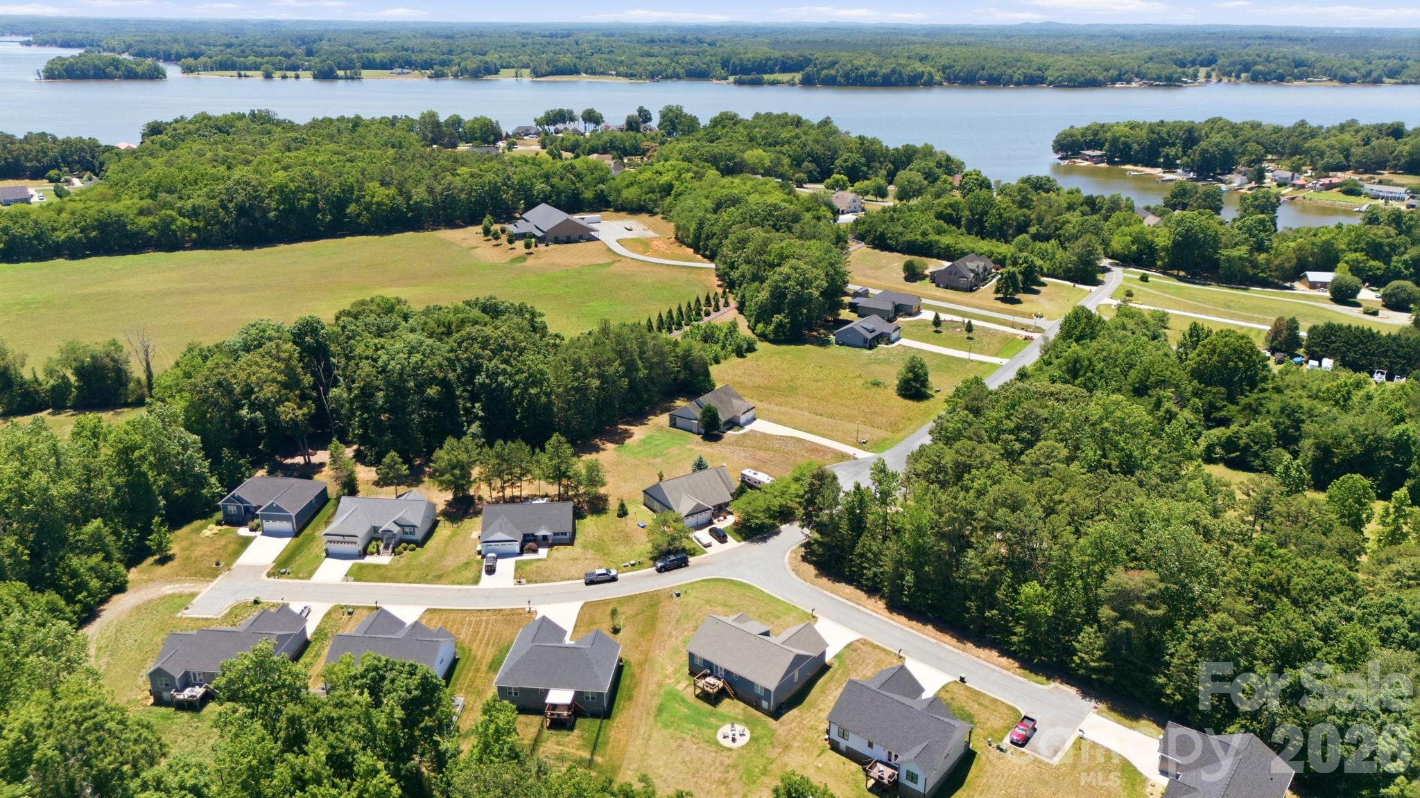 2100 Waterford Pointe Road — Lexington