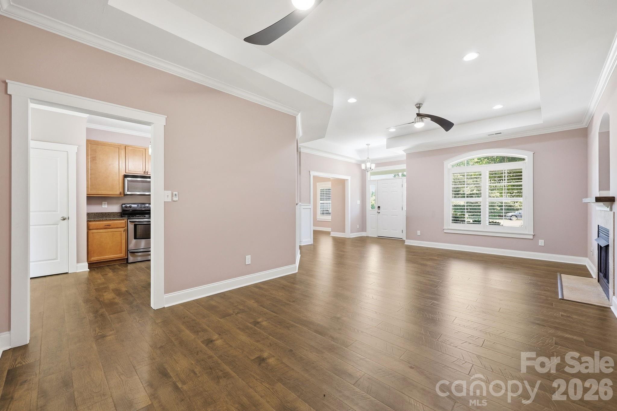 2100 Waterford Pointe Road — Lexington