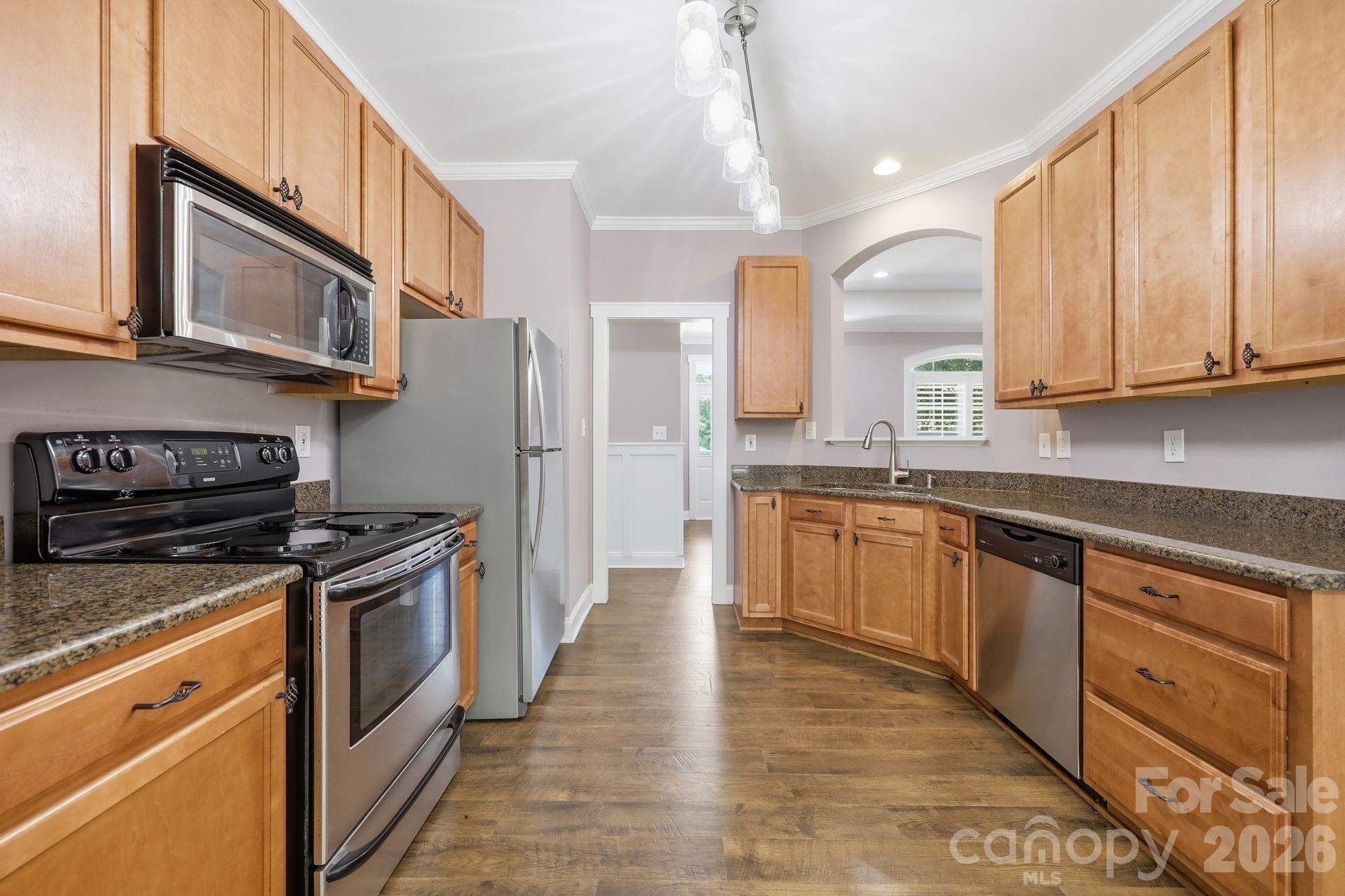 2100 Waterford Pointe Road — Lexington