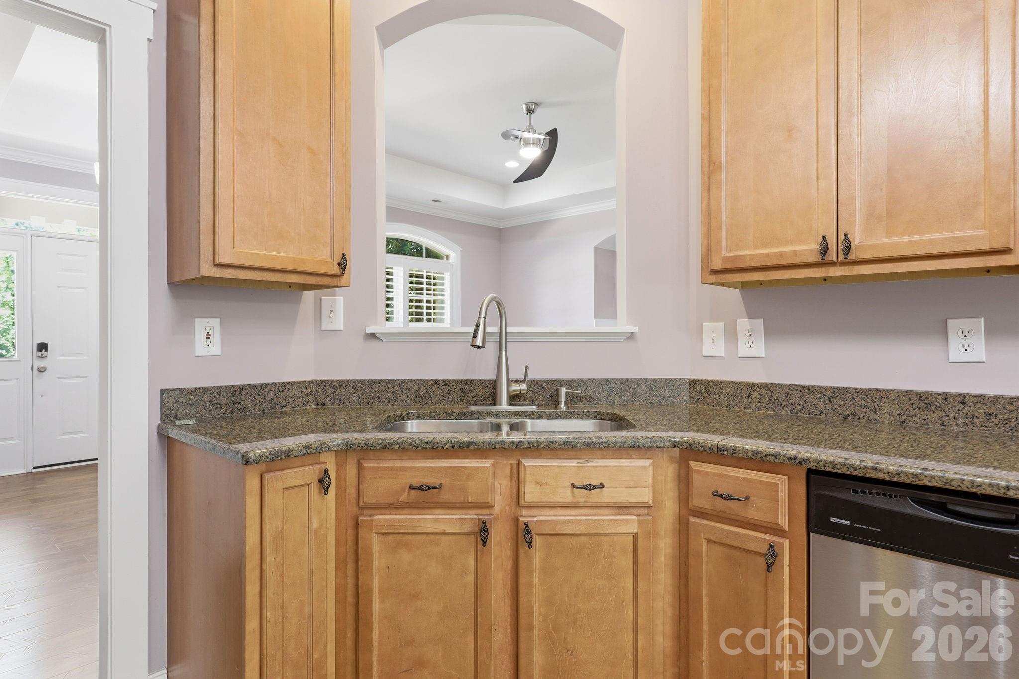 2100 Waterford Pointe Road — Lexington