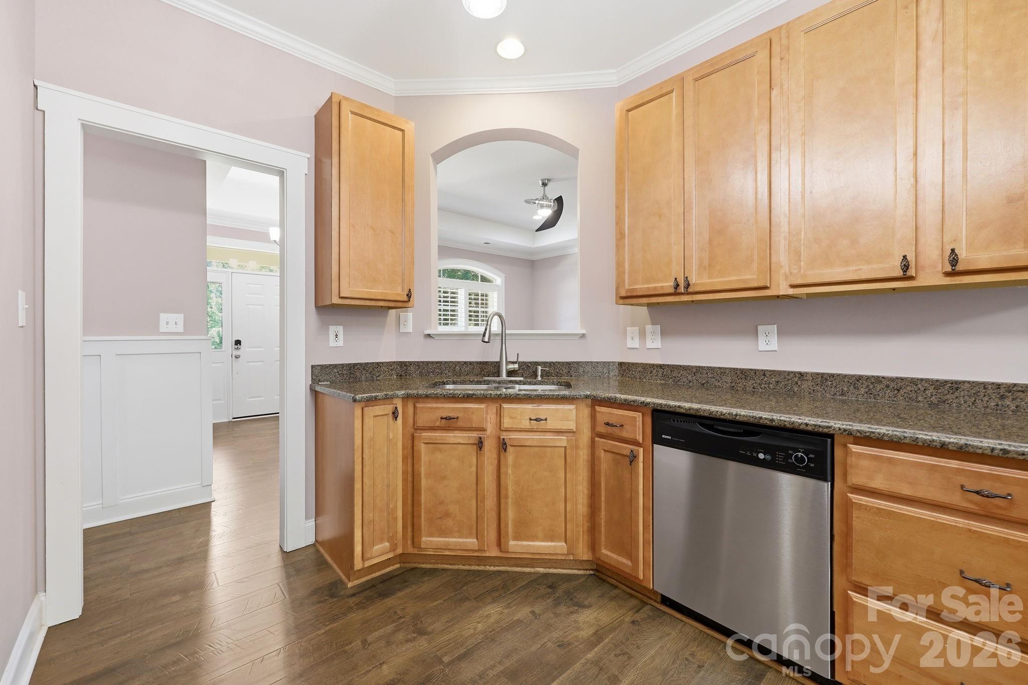 2100 Waterford Pointe Road — Lexington